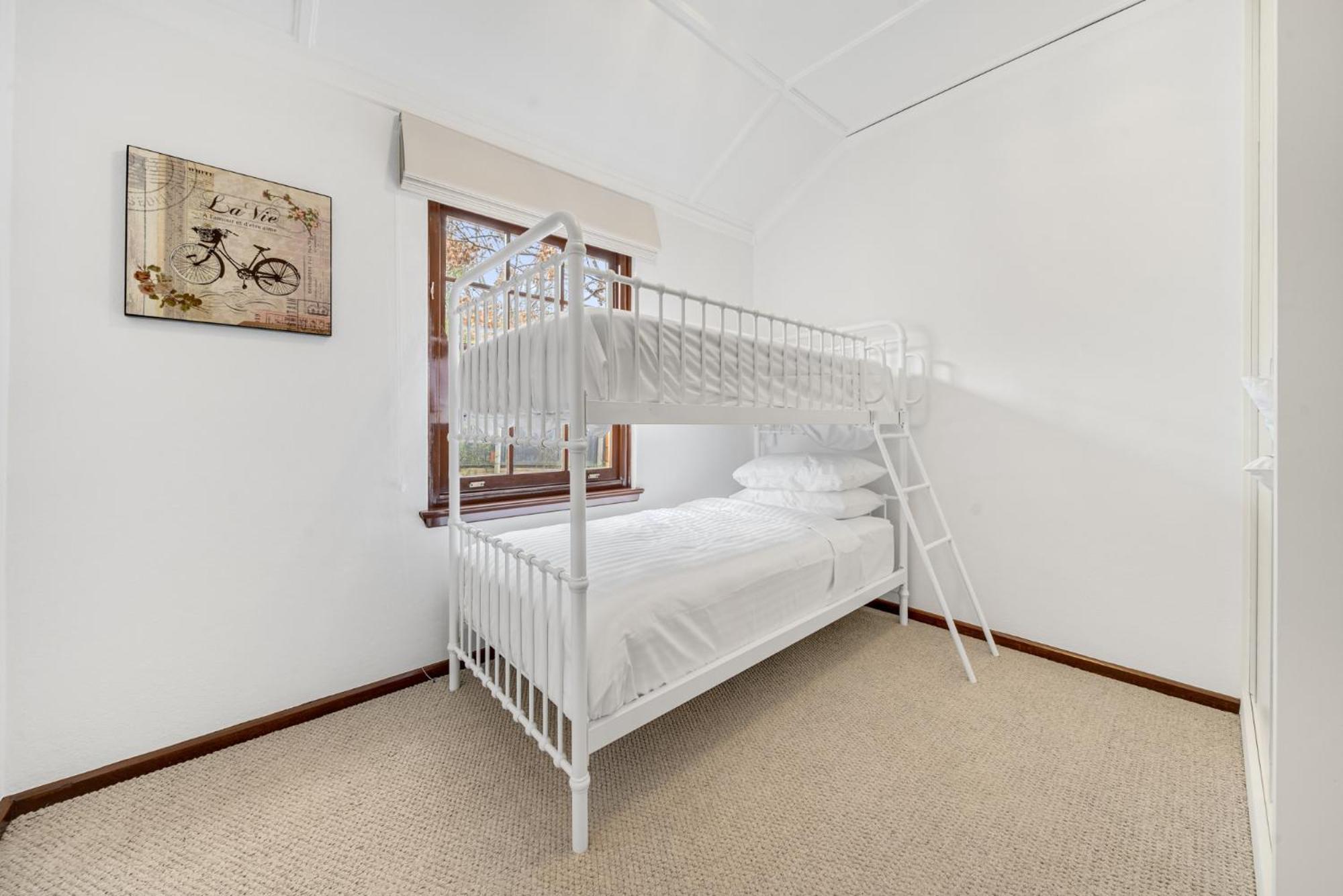Holiday home 3-bed Family Haven With Garden & Bbq Area Canberra