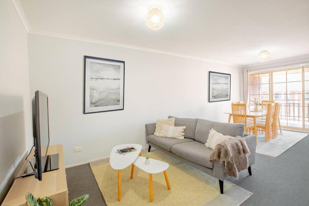 Lovely 2b With Free Wifi - The Blue Gum Apartment *