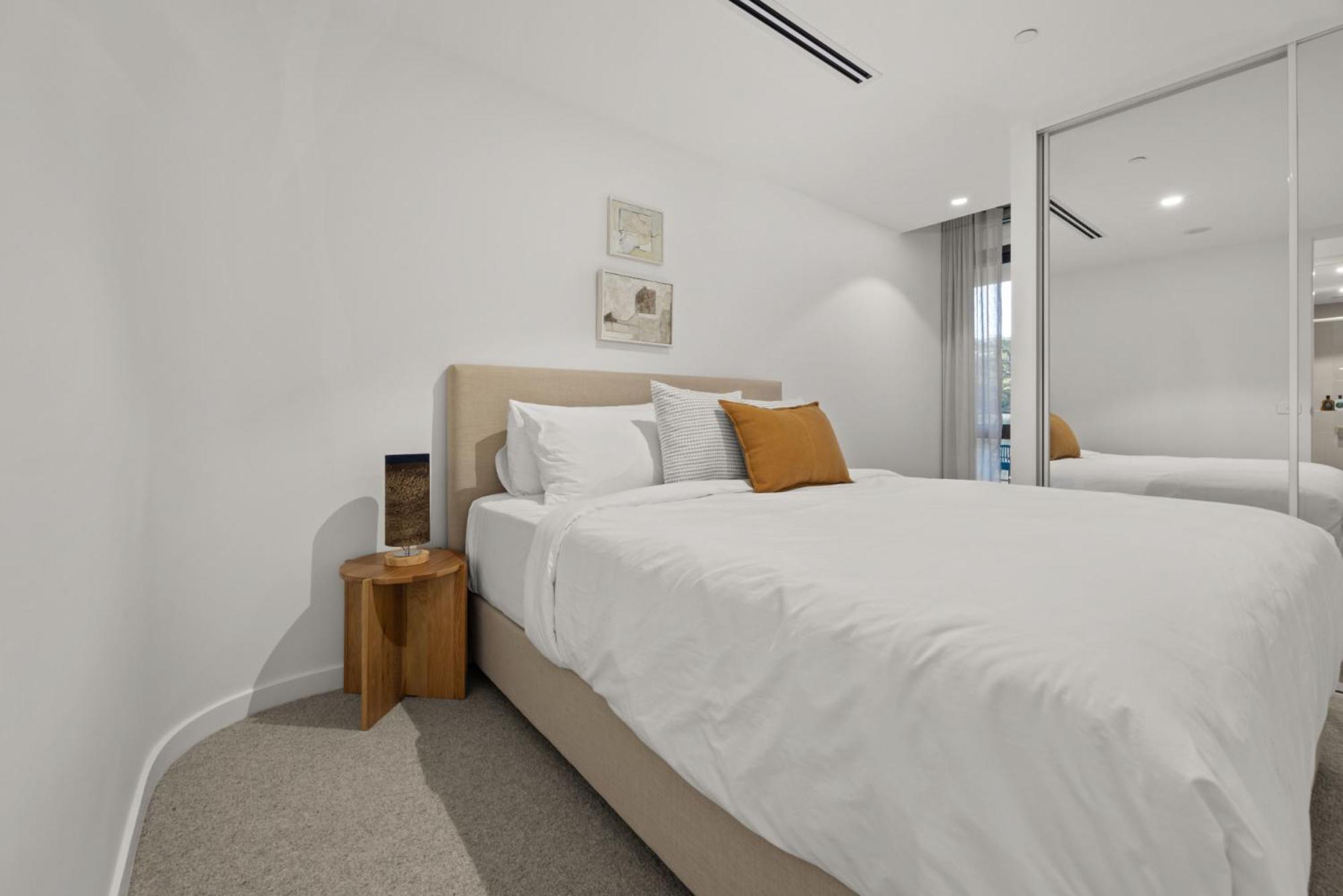 Elegant 2-bed Urban Retreat With Outdoor Dining Apartment