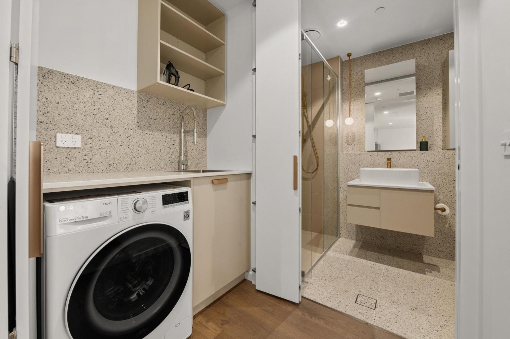 Experience Elegance In Chic 1-bed Unit Canberra