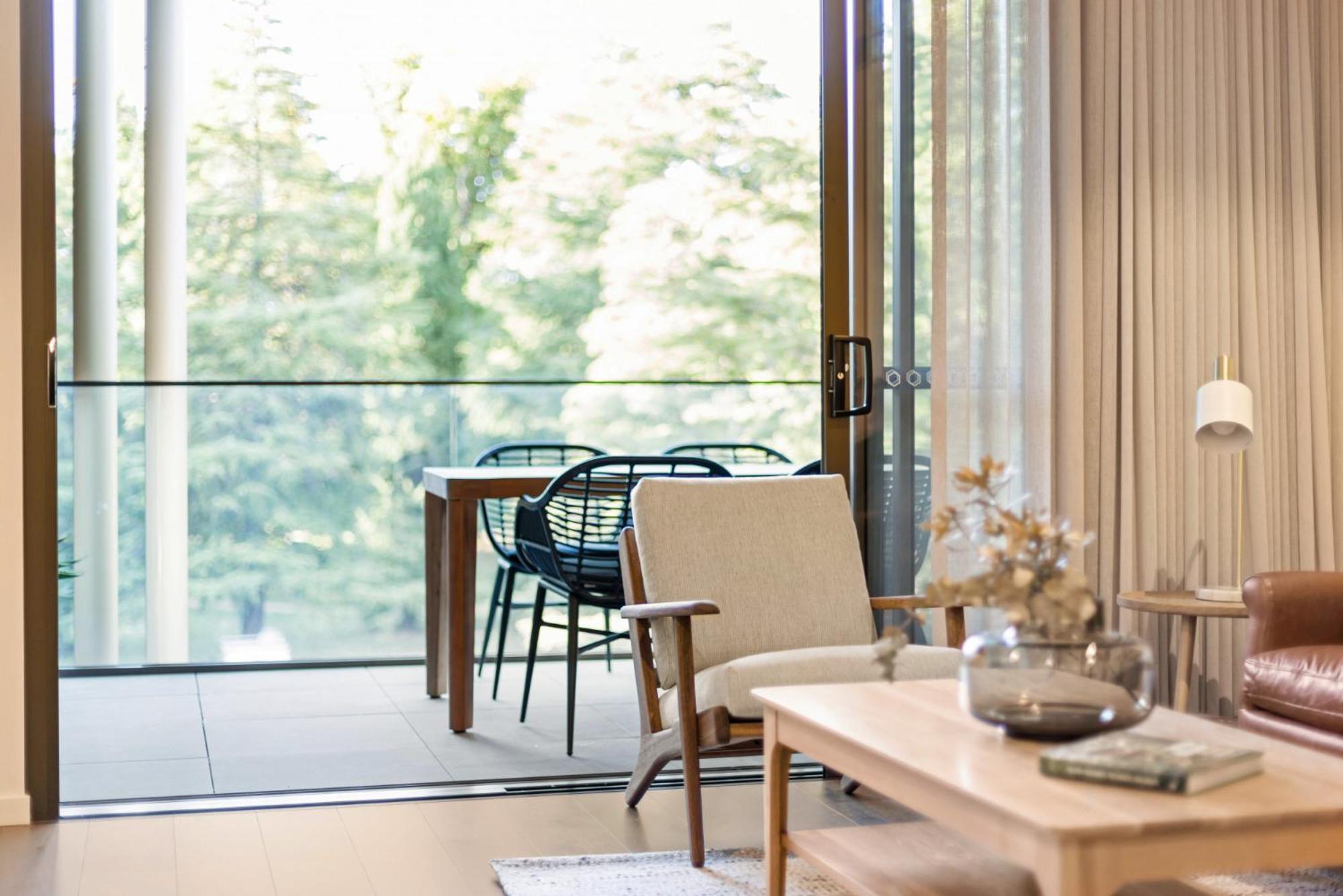 Elegant 2-bed Urban Retreat With Outdoor Dining * Canberra