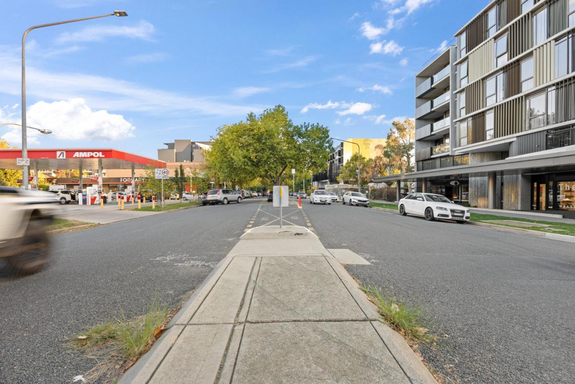 Elegant 2-bed Urban Retreat With Outdoor Dining Canberra