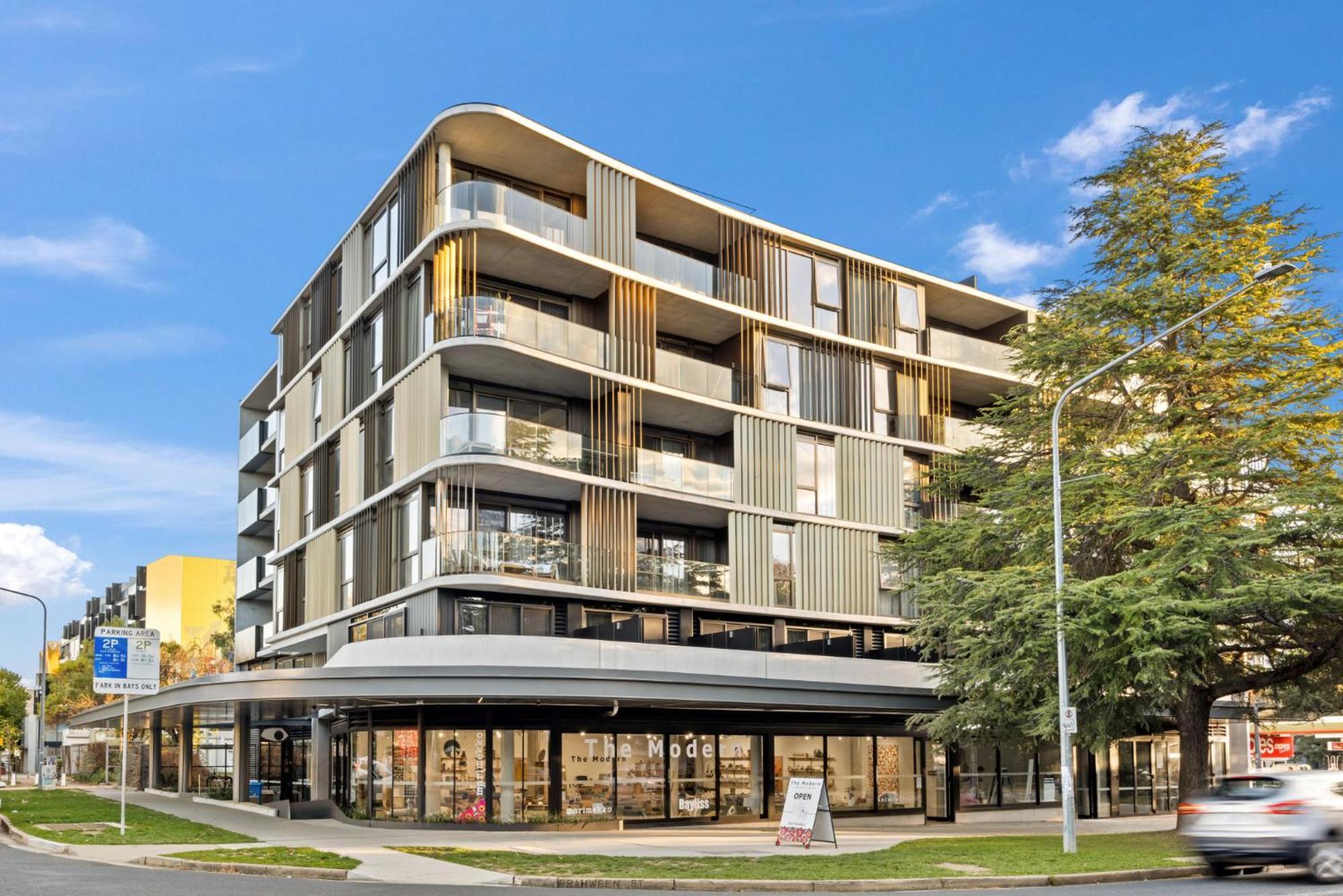 Apartment Elegant 2-bed Urban Retreat With Outdoor Dining