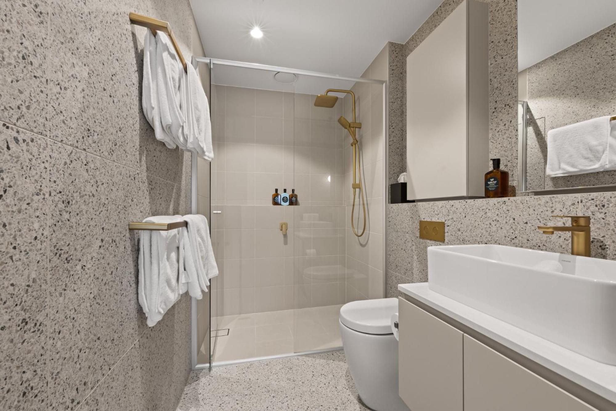 Elegant 2-bed Urban Retreat With Outdoor Dining Apartment *