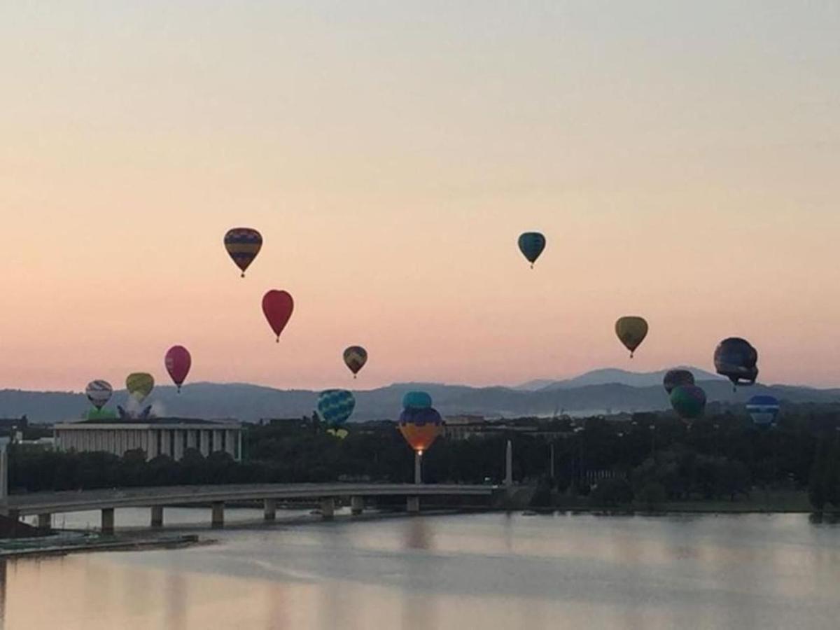 Apartment View With Free Parking Canberra