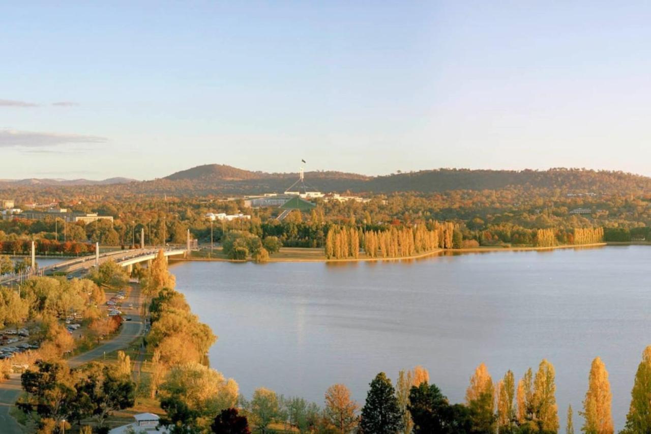 View With Free Parking Apartment Canberra