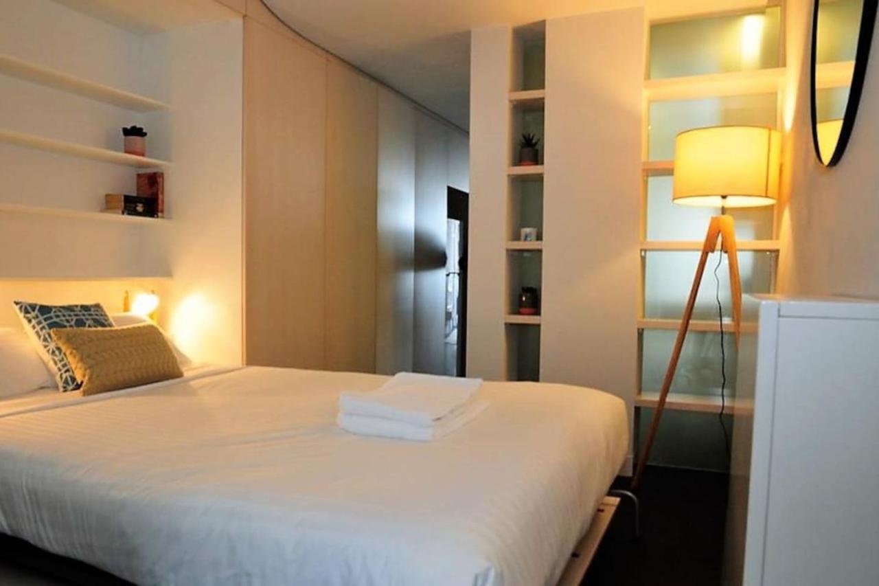Apartment View With Free Parking *