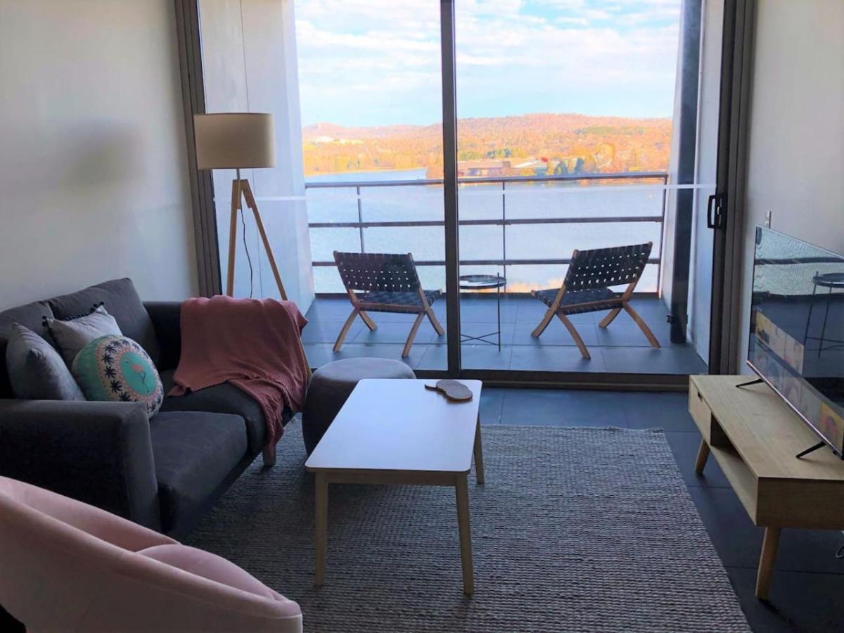View With Free Parking Apartment