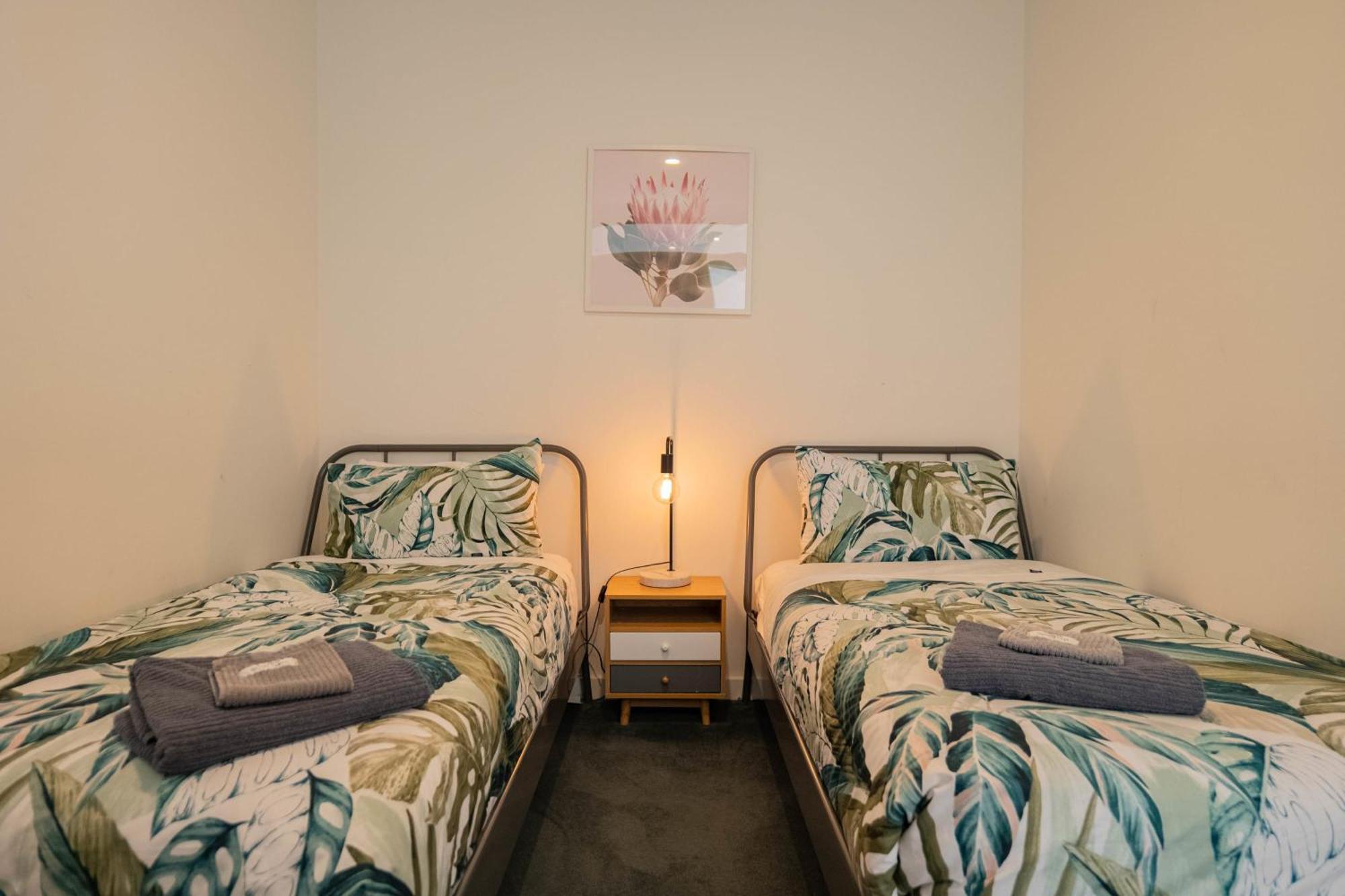 2 Bedroom Family Business Friendly Cbd Anu Apartment *