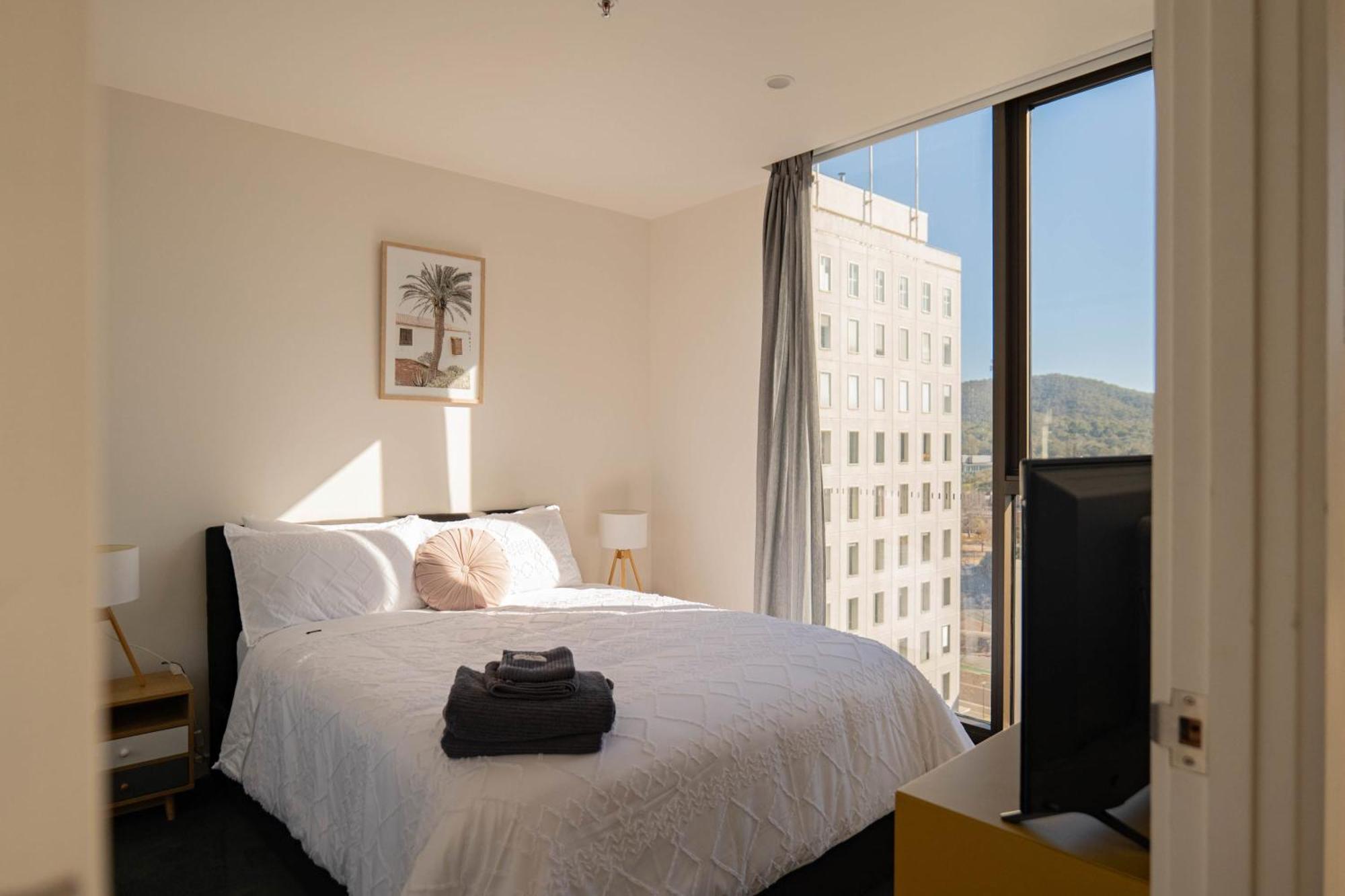 Apartment 2 Bedroom Family Business Friendly Cbd Anu