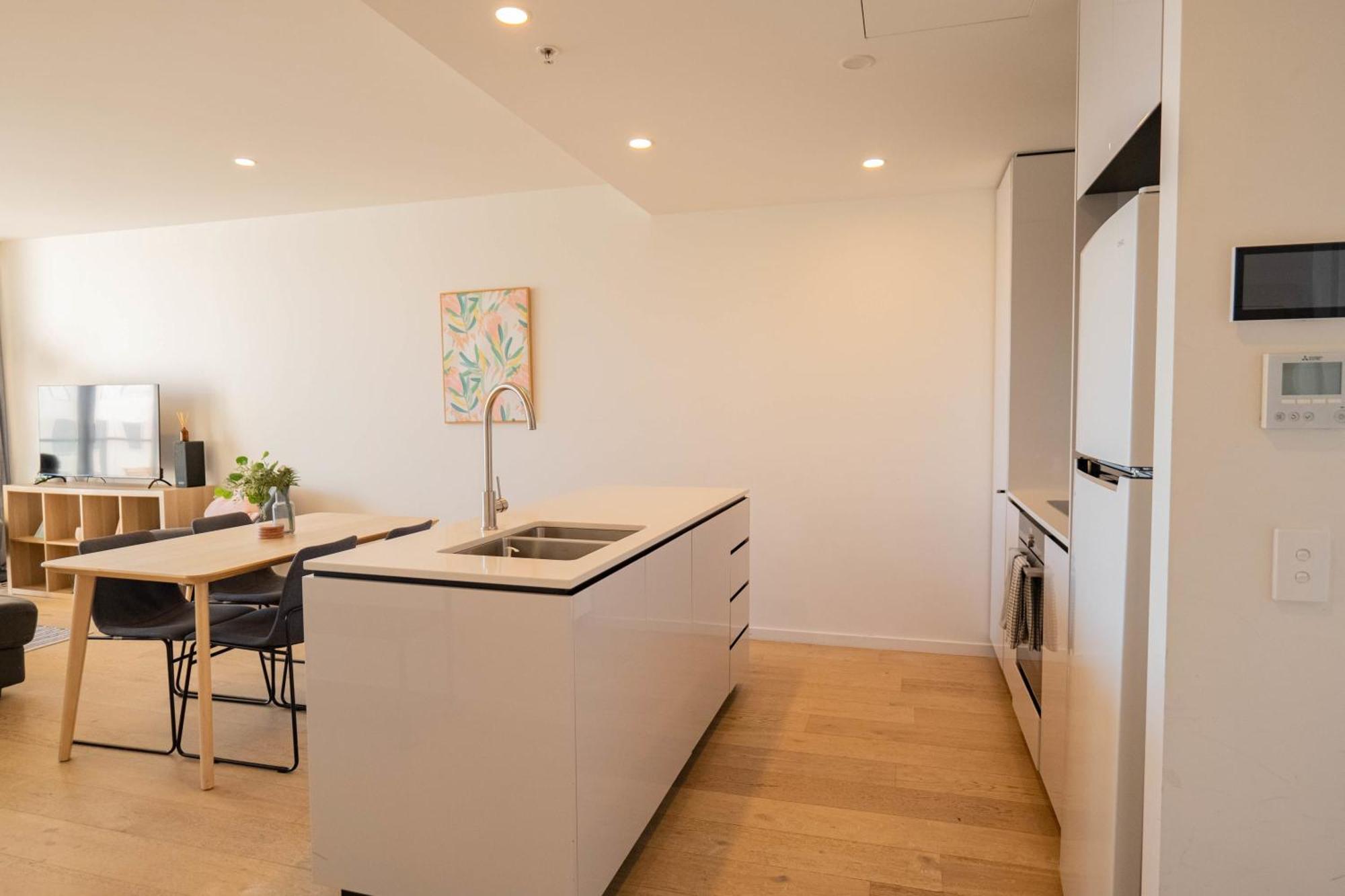 Apartment 2 Bedroom Family Business Friendly Cbd Anu