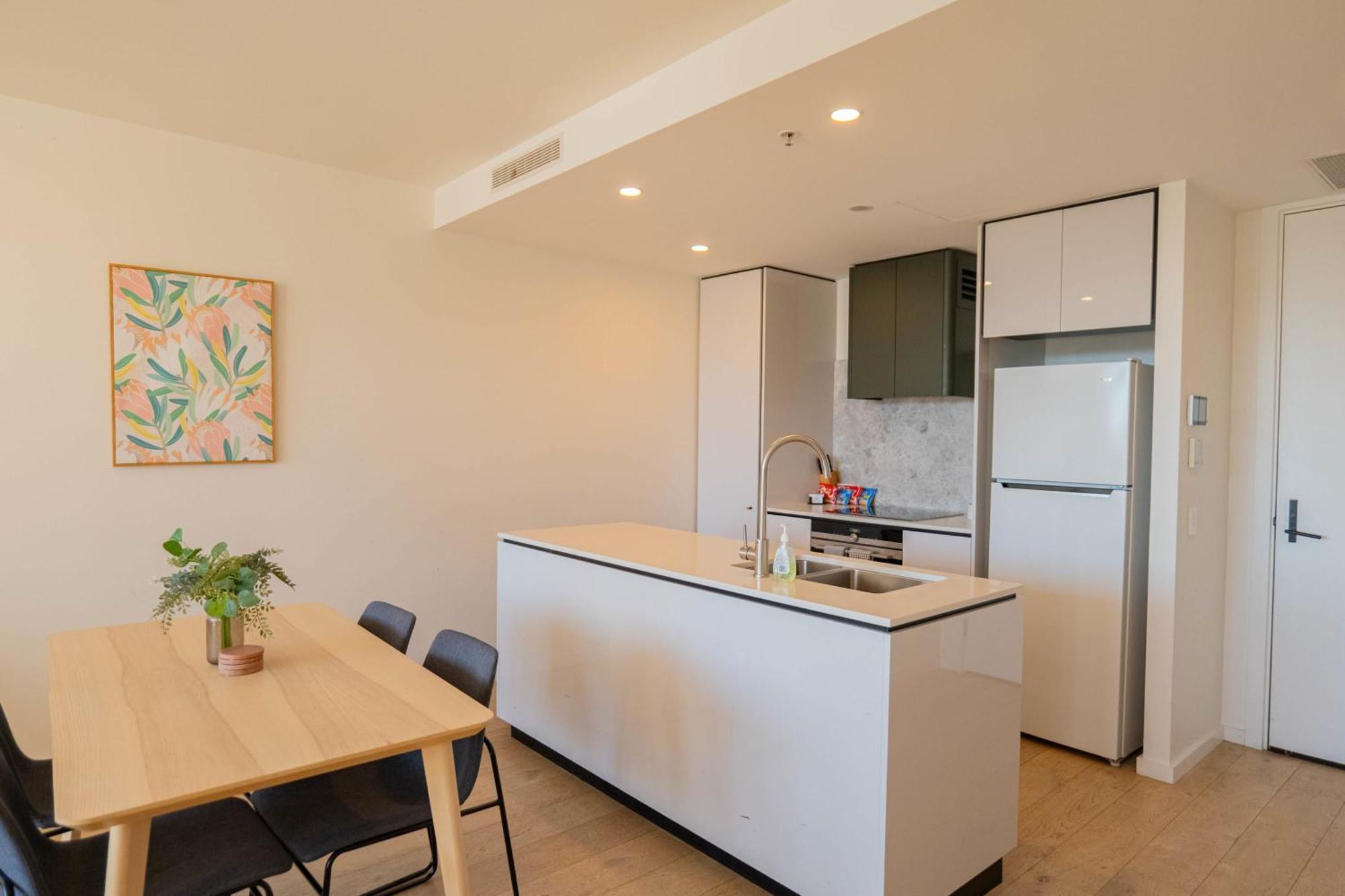 2 Bedroom Family Business Friendly Cbd Anu Apartment Canberra