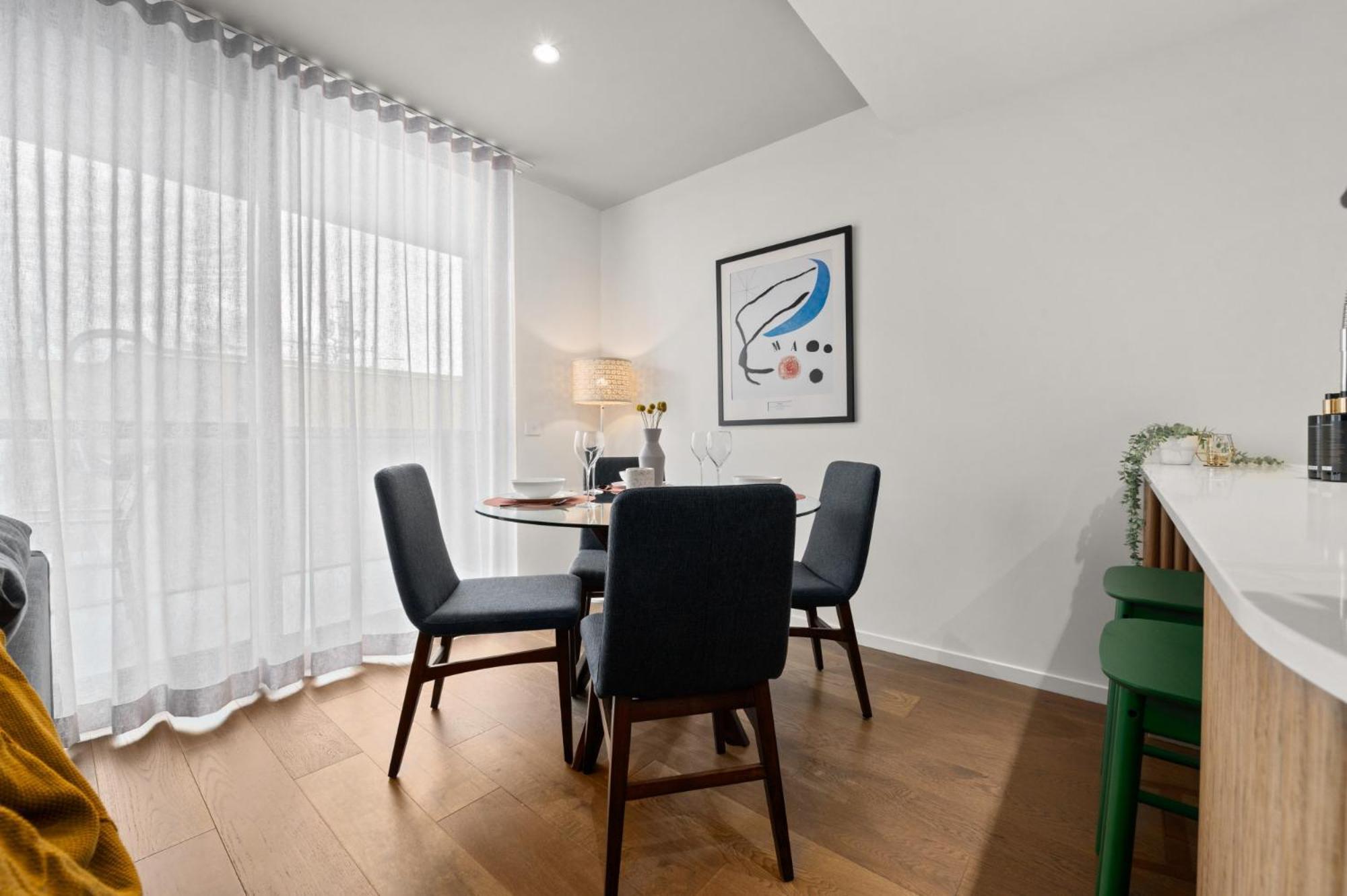 Chic And Elegant 1-bed In Unbeatable Location Canberra