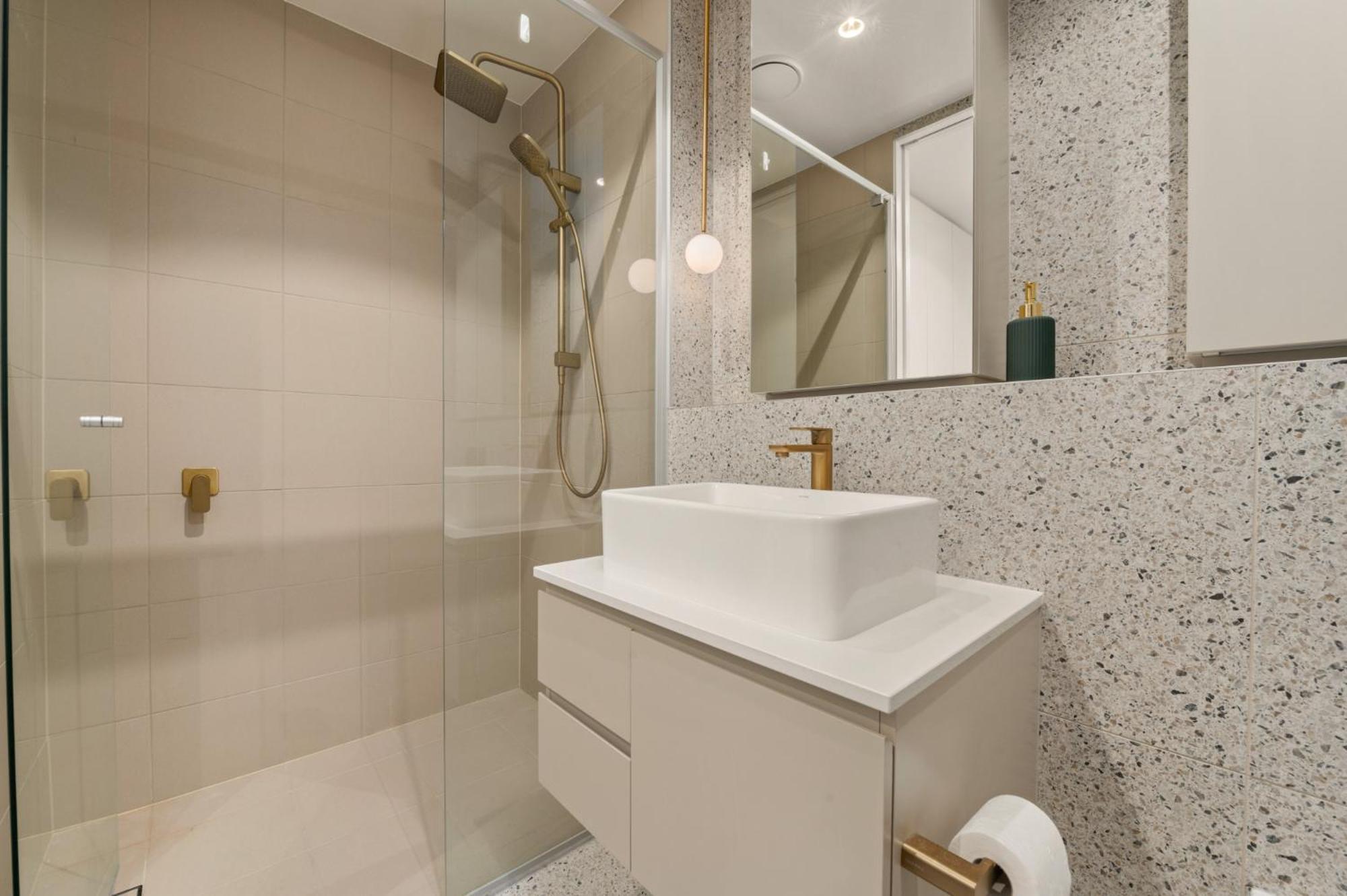 Chic And Elegant 1-bed In Unbeatable Location Apartment