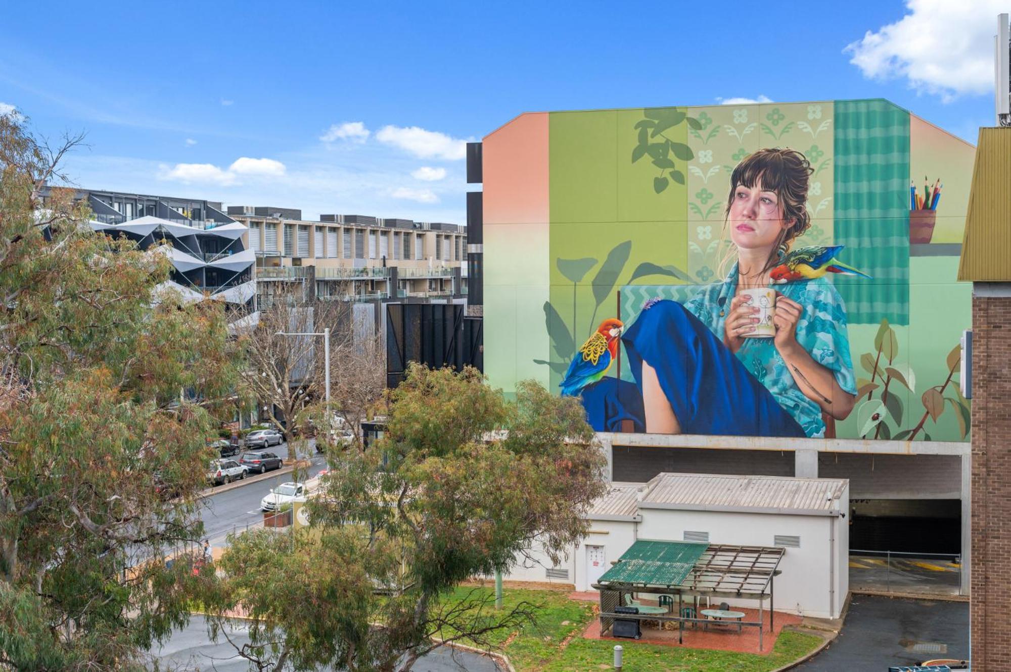 Chic And Elegant 1-bed In Unbeatable Location Canberra