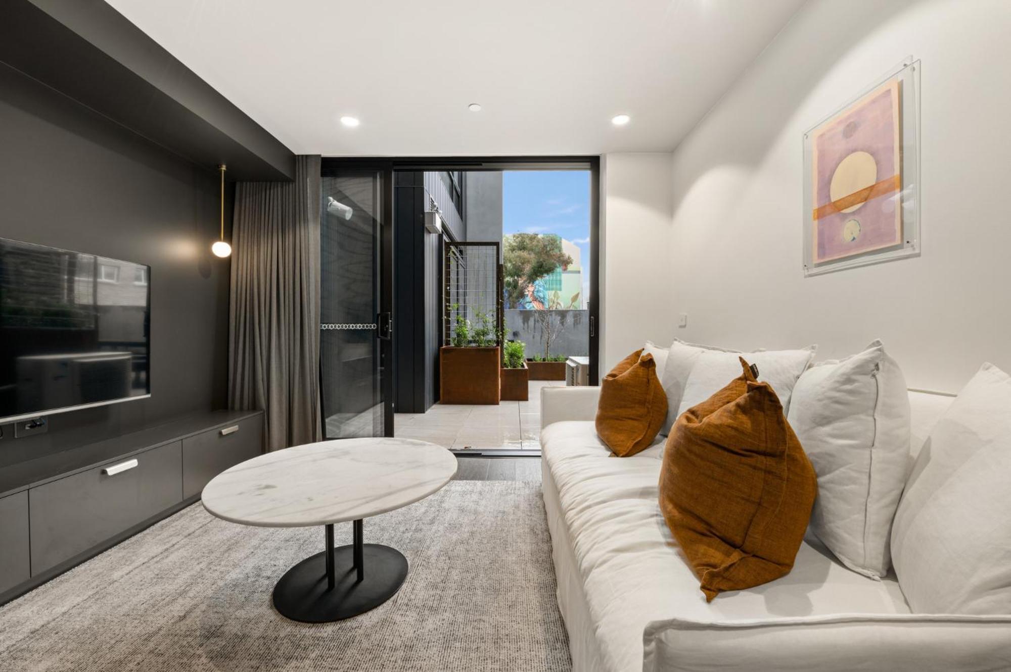 Modern With Bbq Area Apartment Canberra