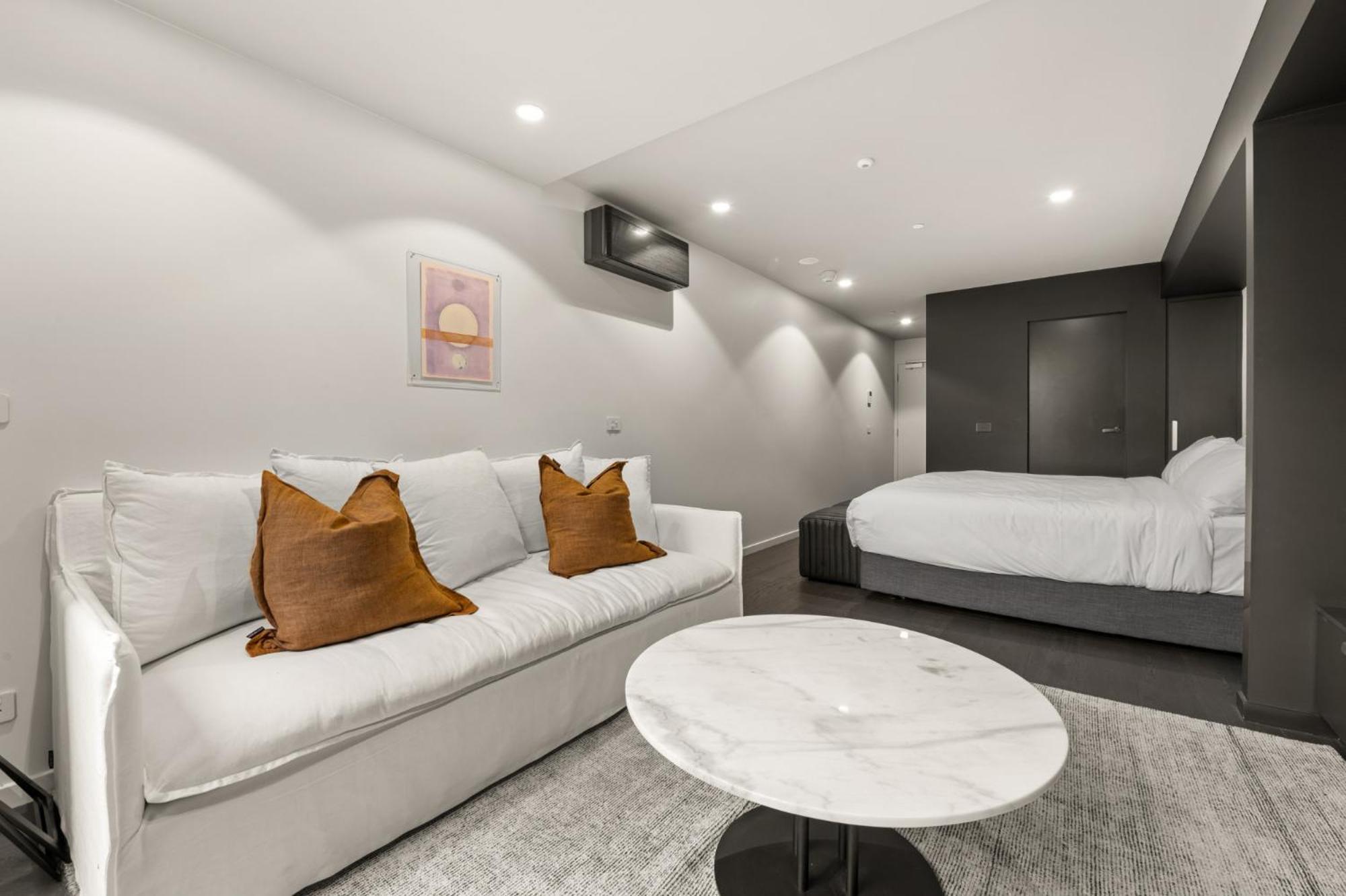 Modern With Bbq Area * Canberra
