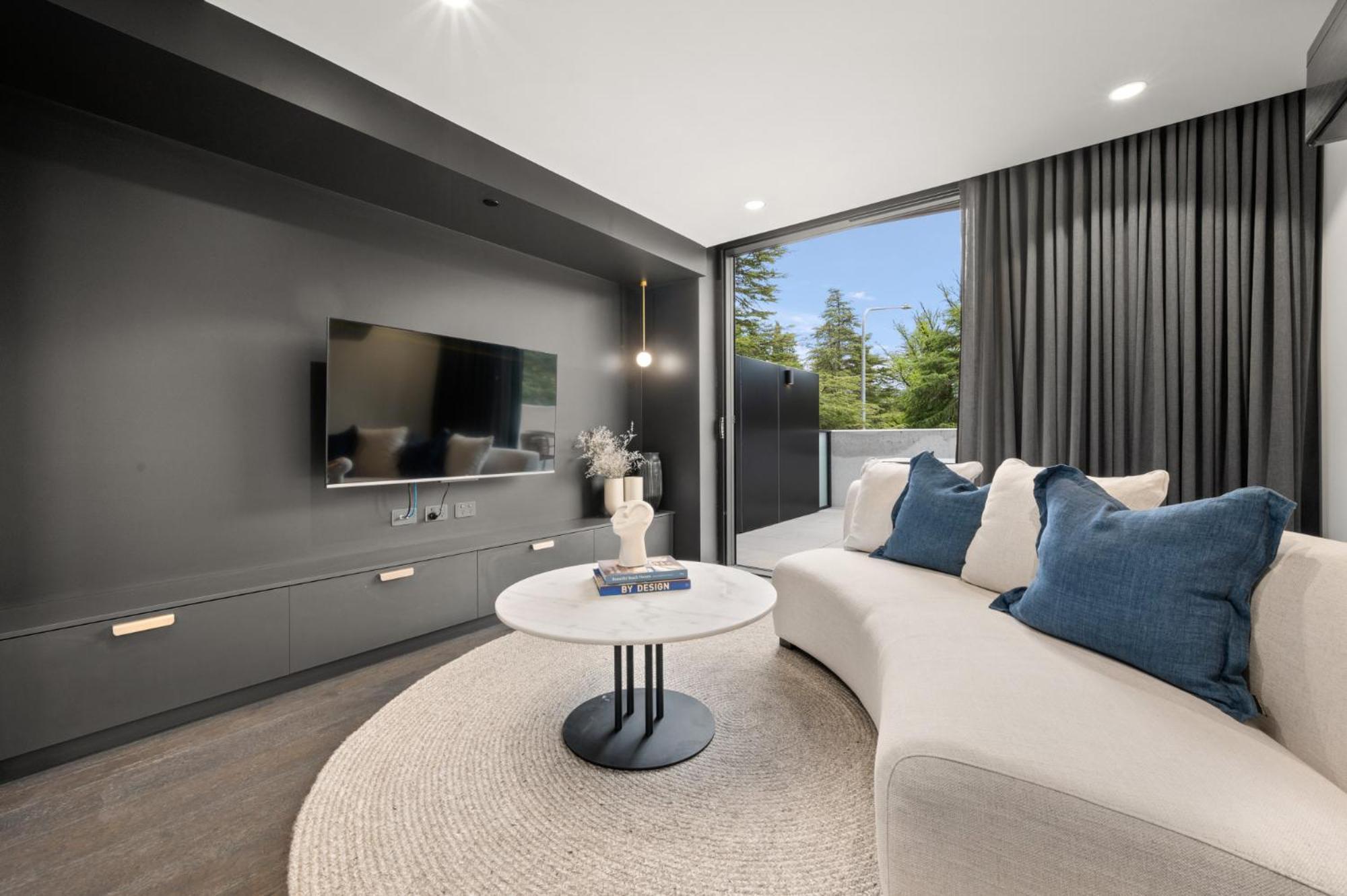 Braddon With Communal Bbq Apartment