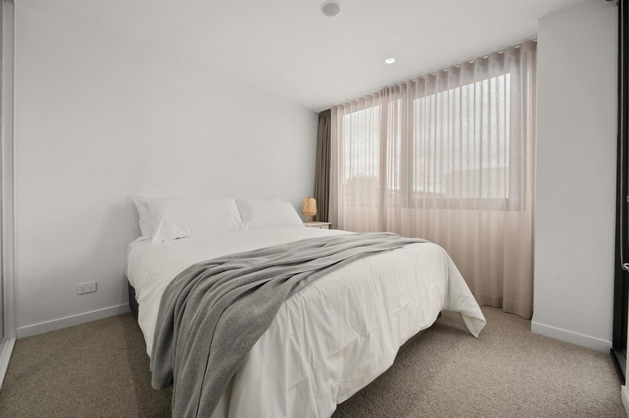 Chic And Elegant 1-bed In Unbeatable Location Apartment