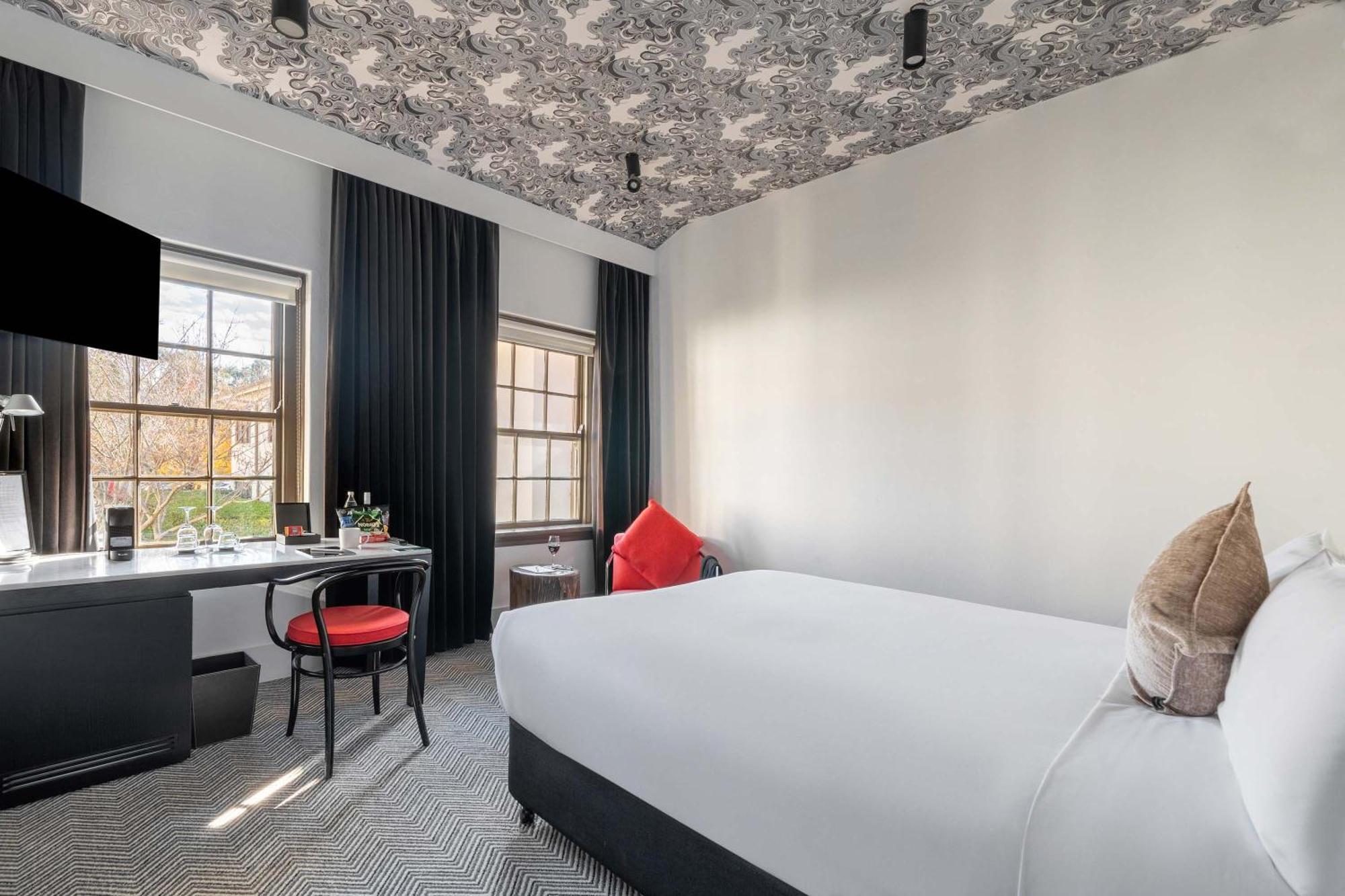 Peppers Gallery Hotel