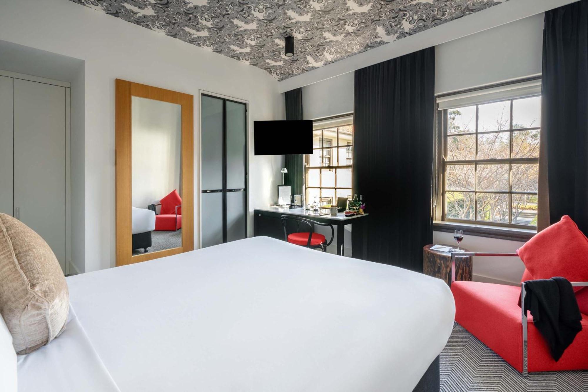 Peppers Gallery Hotel Canberra
