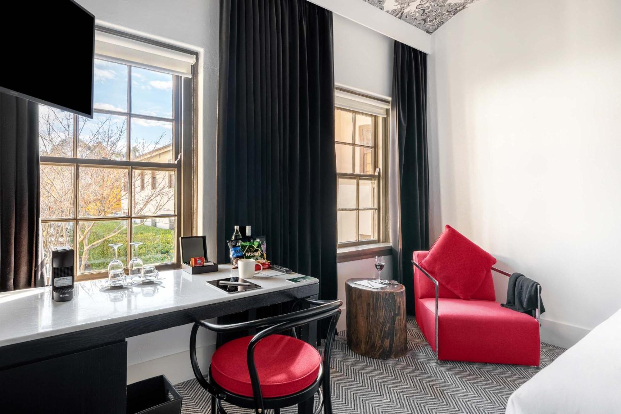Peppers Gallery 4* Canberra
