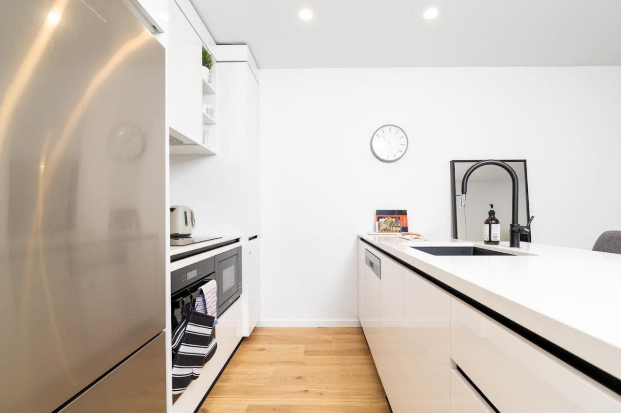 Modern 2br In The Heart Of The Apartment Canberra