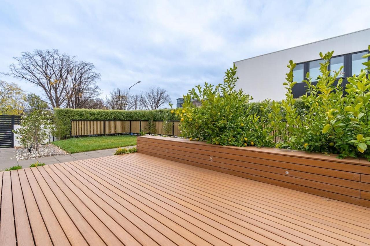 2-storey Lumiere Townhouse With Private Courtyard * Canberra