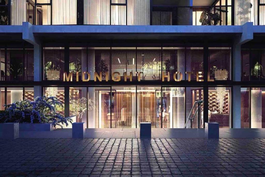 Midnight Luxe 2br 2bath 2car 528 In The Heart Of Braddon Pool Sauna Gym Secure Parking Wifi Wine