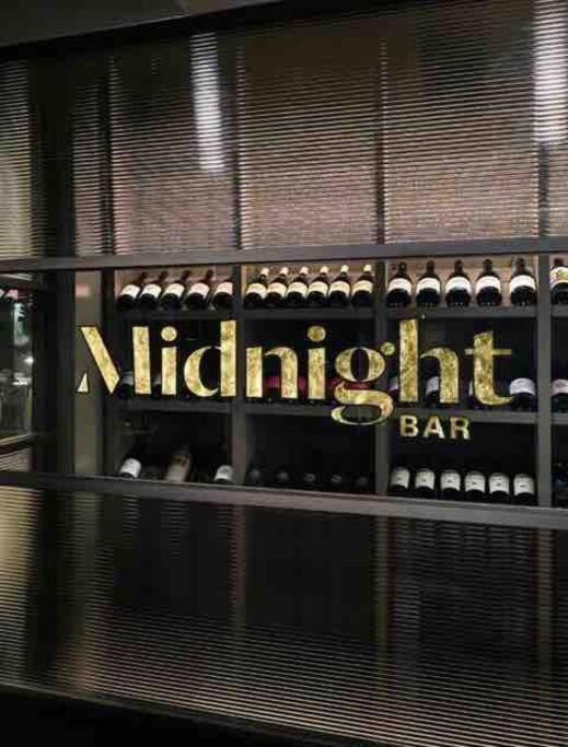 Midnight Luxe 2br 2bath 2car 528 In The Heart Of Braddon Pool Sauna Gym Secure Parking Wifi Wine *