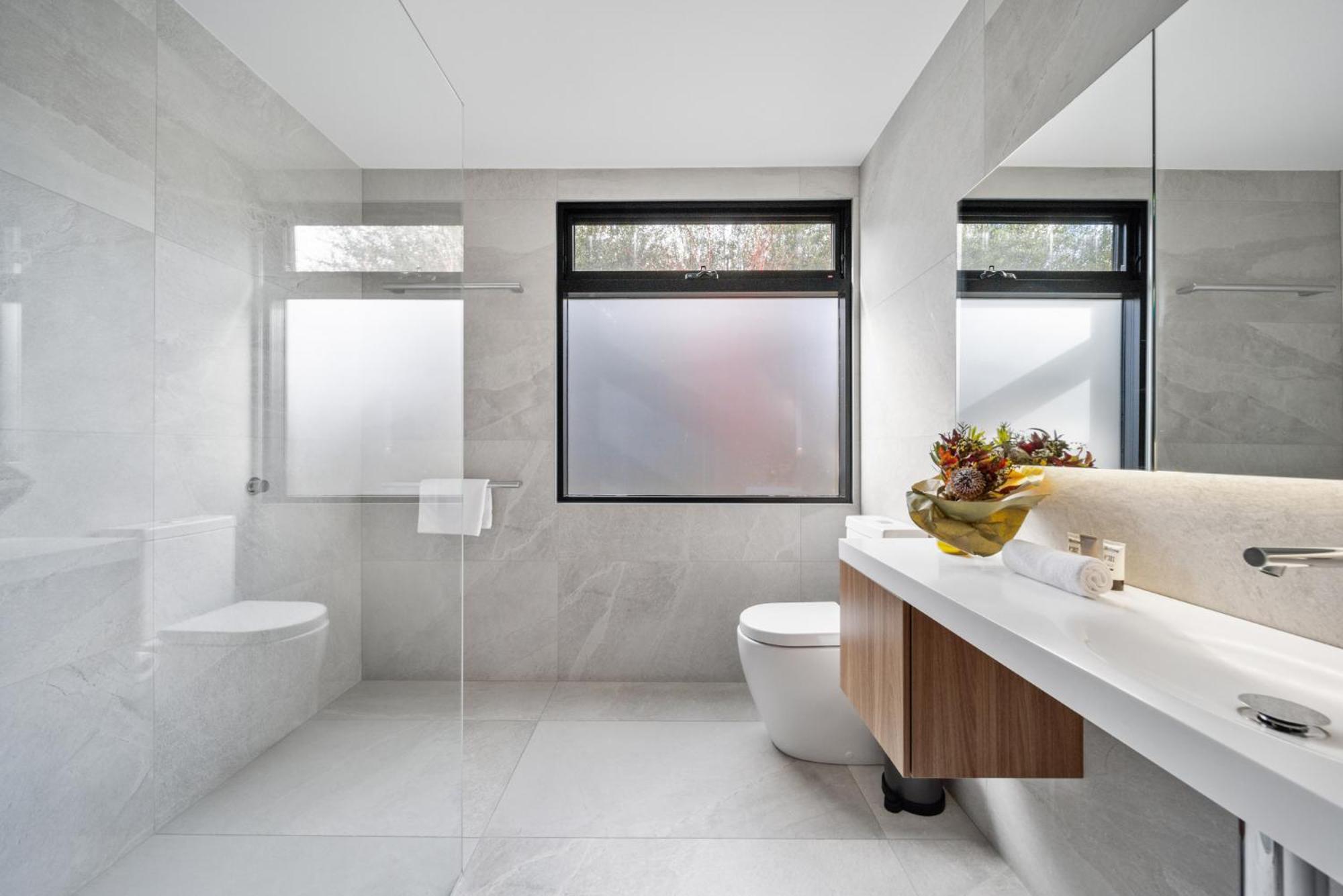Luxurious 2-bed Pool, Lift, Alfresco Dining