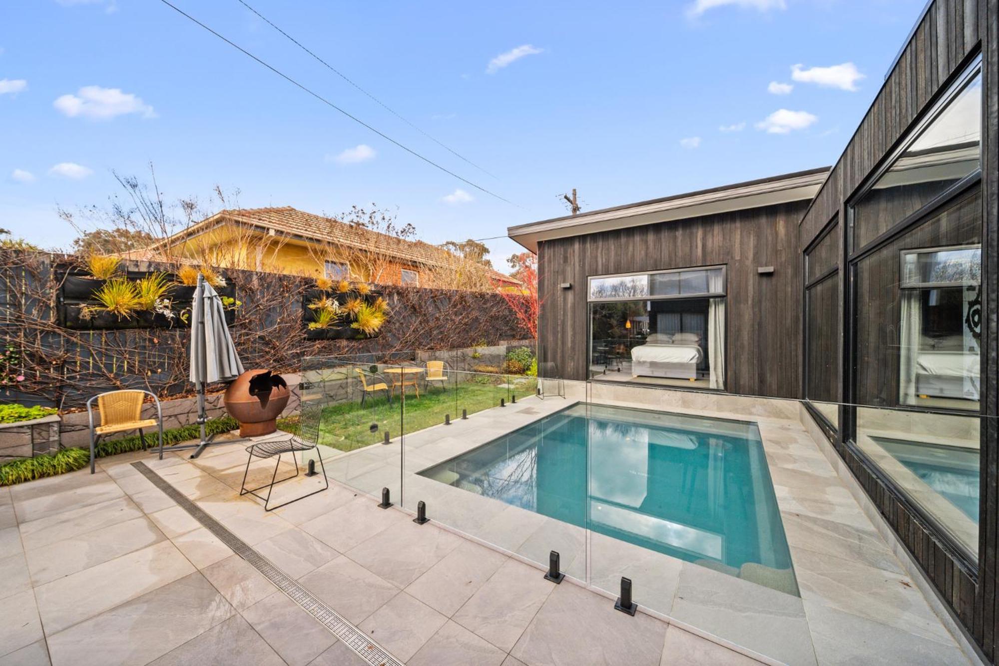 Holiday home Luxurious 2-bed Pool, Lift, Alfresco Dining Canberra