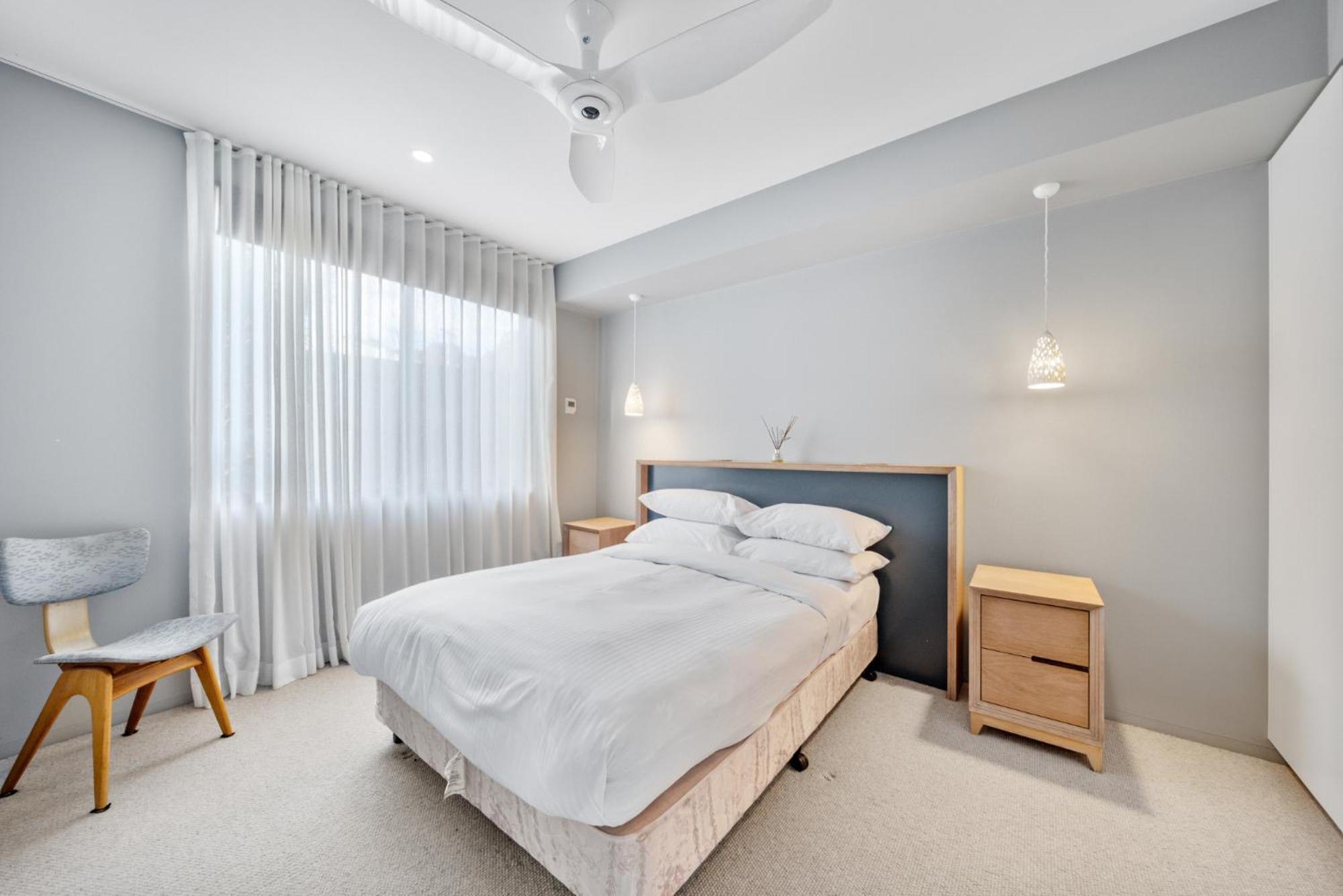 Luxurious 2-bed Pool, Lift, Alfresco Dining Canberra
