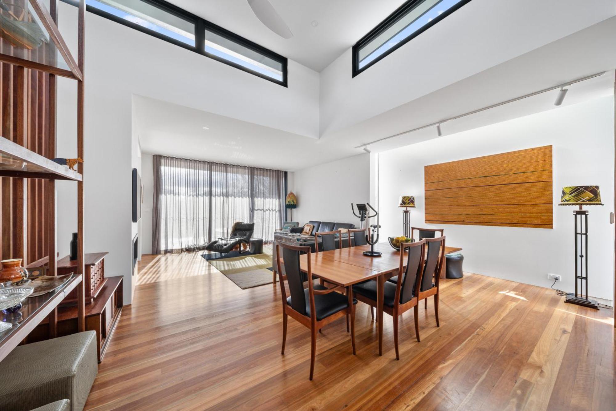 Luxurious 2-bed Pool, Lift, Alfresco Dining