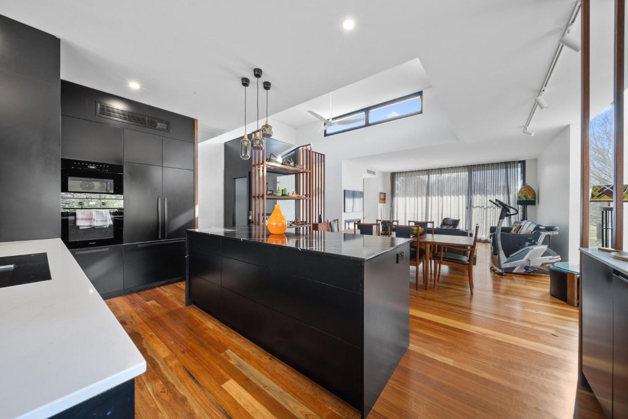 Luxurious 2-bed Pool, Lift, Alfresco Dining *