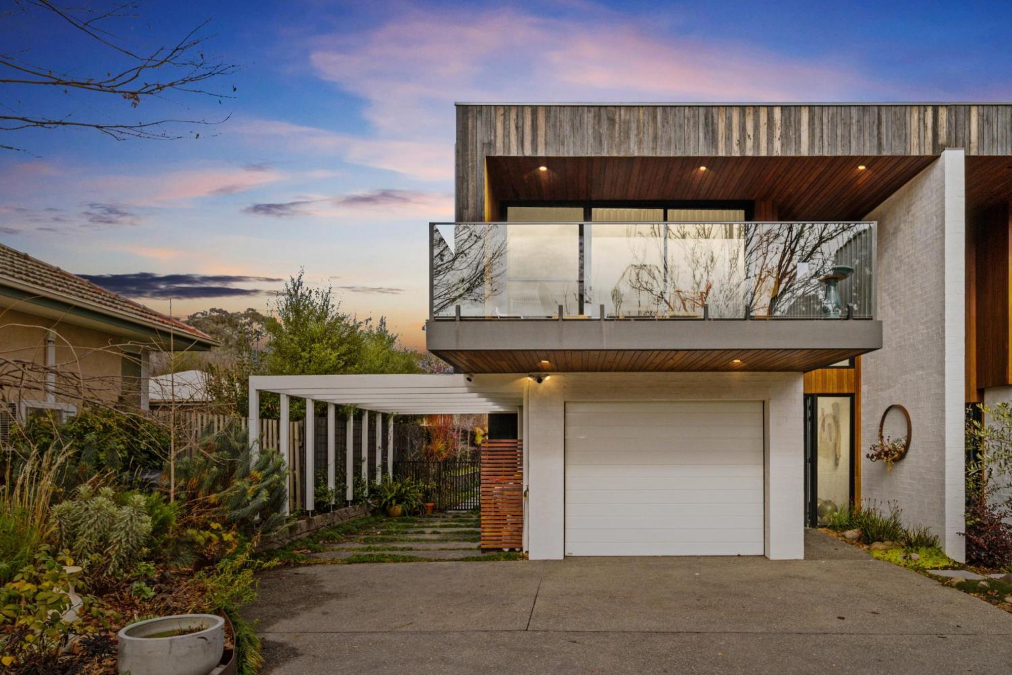 Luxurious 2-bed Pool, Lift, Alfresco Dining *