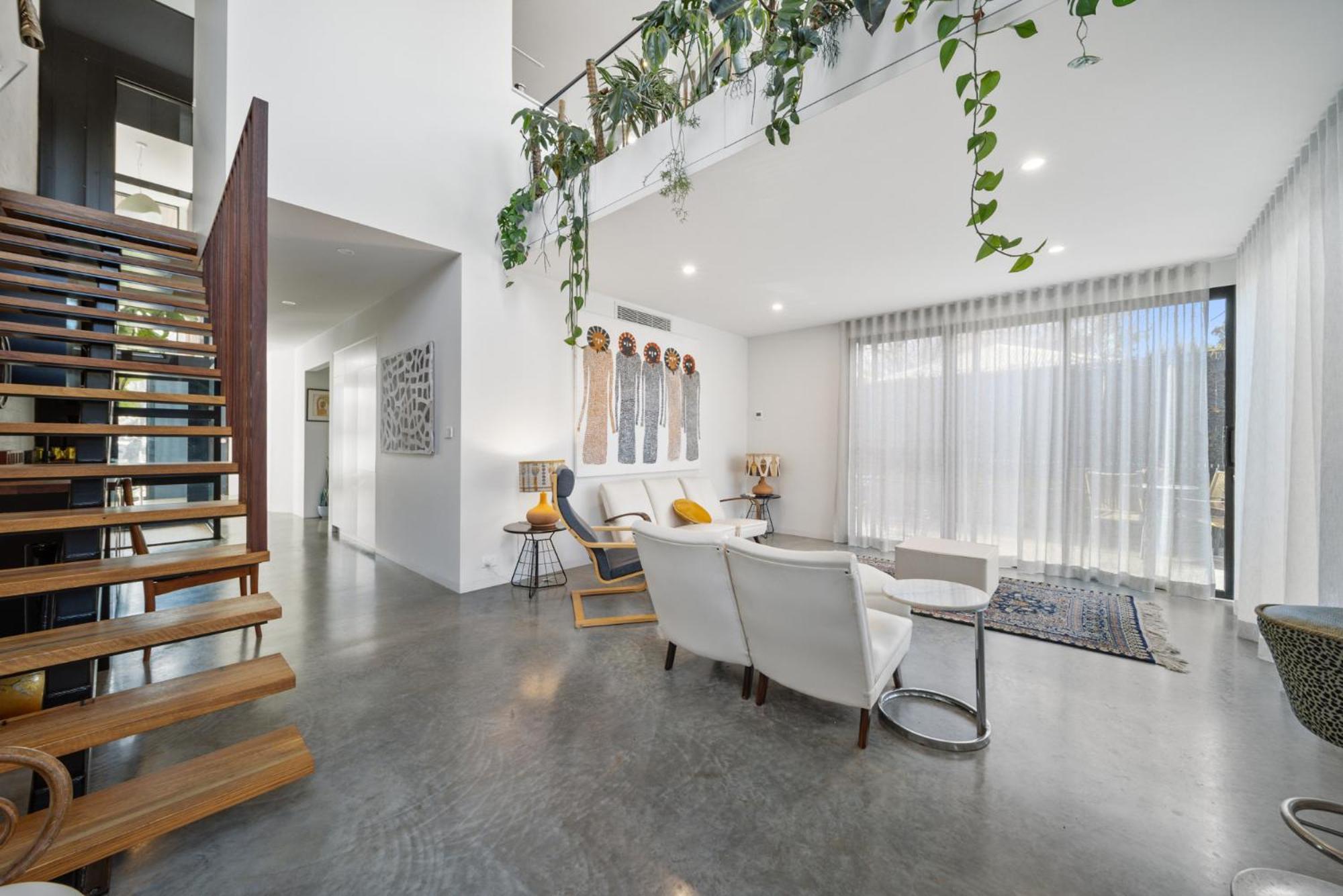 Luxurious 2-bed Pool, Lift, Alfresco Dining *