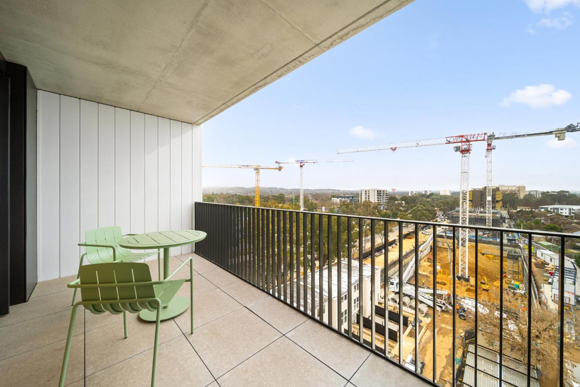 Sleek Inner-city 2-bed With Swimming Pool & Bbq Apartment