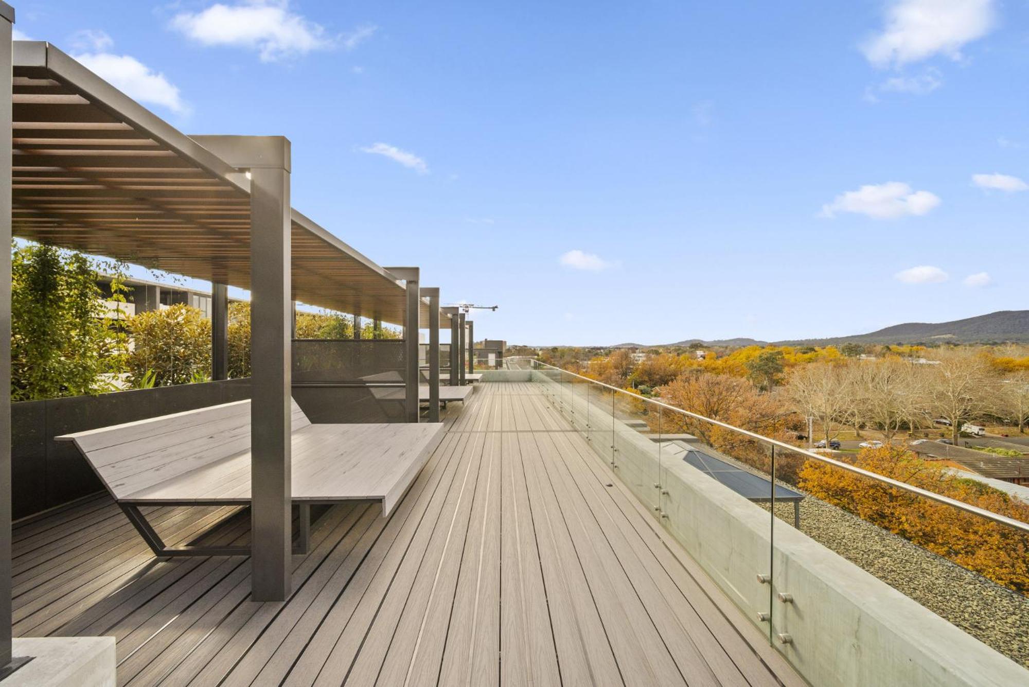 Sleek Inner-city 2-bed With Swimming Pool & Bbq Canberra