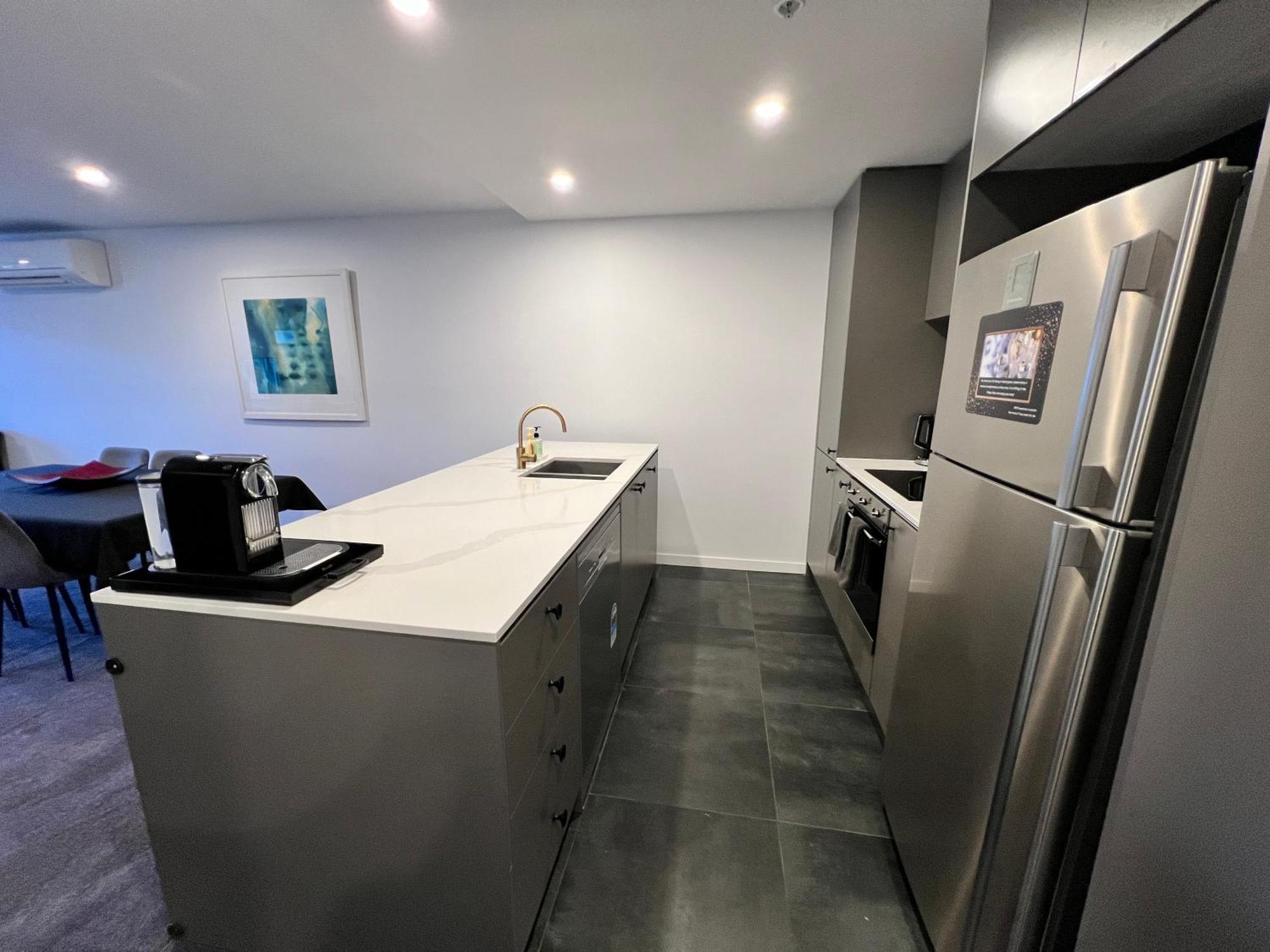 Apartment Midnight Luxe 2br 2bath 2car 528 In The Heart Of Braddon Pool Sauna Gym Secure Parking Wifi Wine Canberra