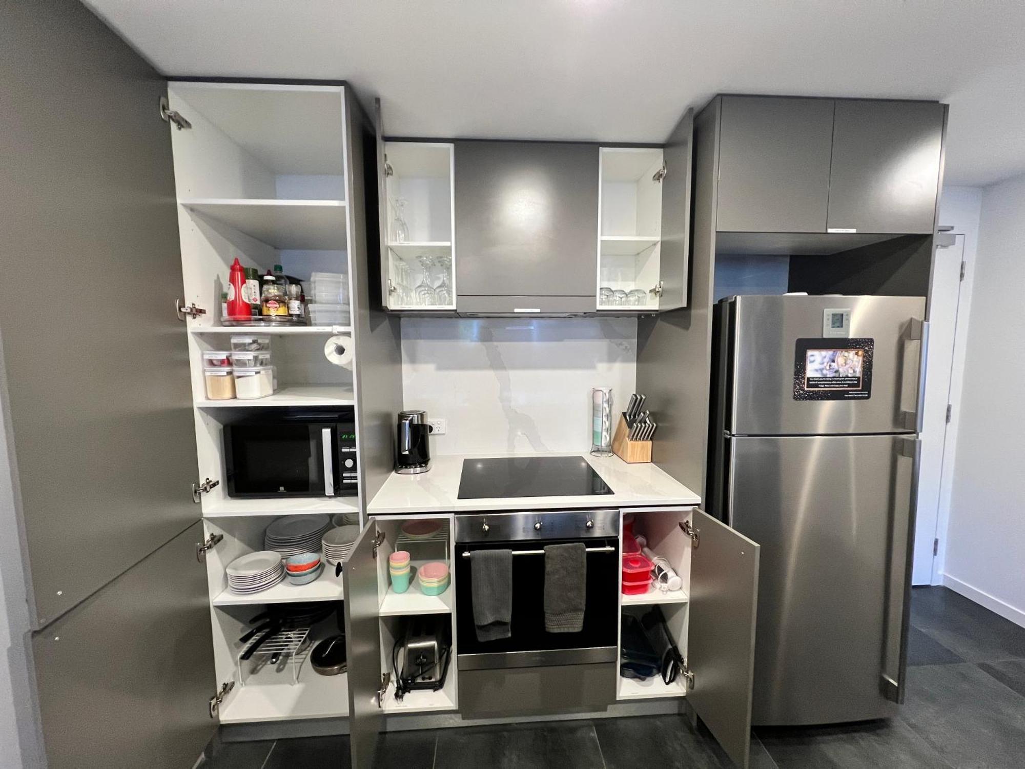 Apartment Midnight Luxe 2br 2bath 2car 528 In The Heart Of Braddon Pool Sauna Gym Secure Parking Wifi Wine *