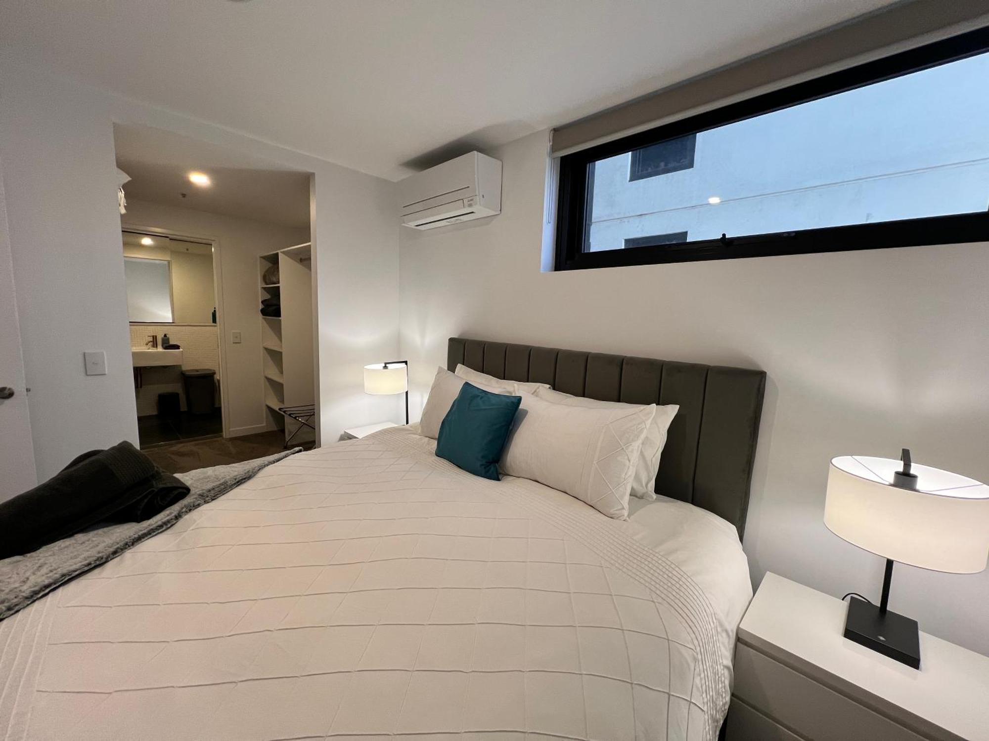 Midnight Luxe 2br 2bath 2car 528 In The Heart Of Braddon Pool Sauna Gym Secure Parking Wifi Wine Canberra