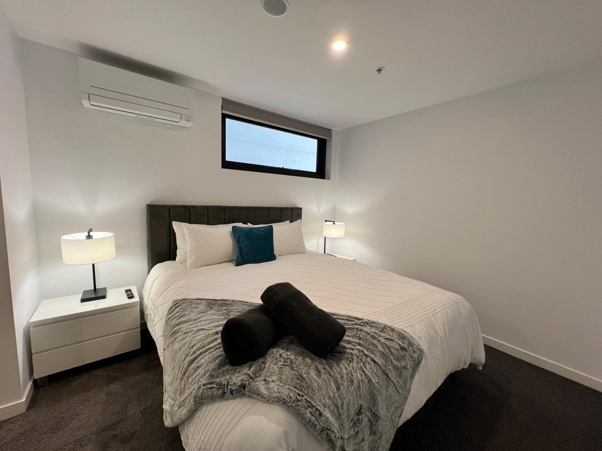 Apartment Midnight Luxe 2br 2bath 2car 528 In The Heart Of Braddon Pool Sauna Gym Secure Parking Wifi Wine