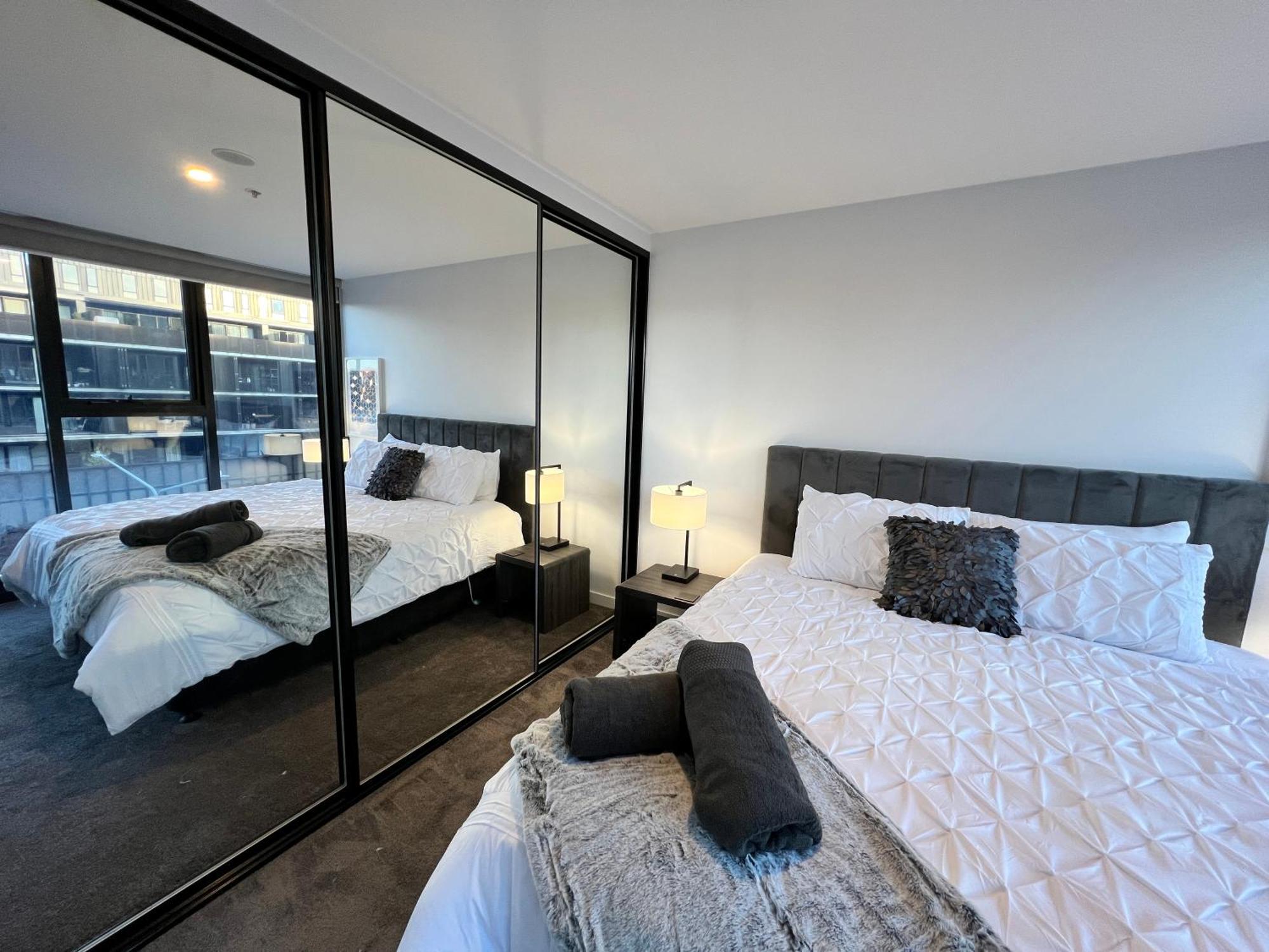 Apartment Midnight Luxe 2br 2bath 2car 528 In The Heart Of Braddon Pool Sauna Gym Secure Parking Wifi Wine Canberra