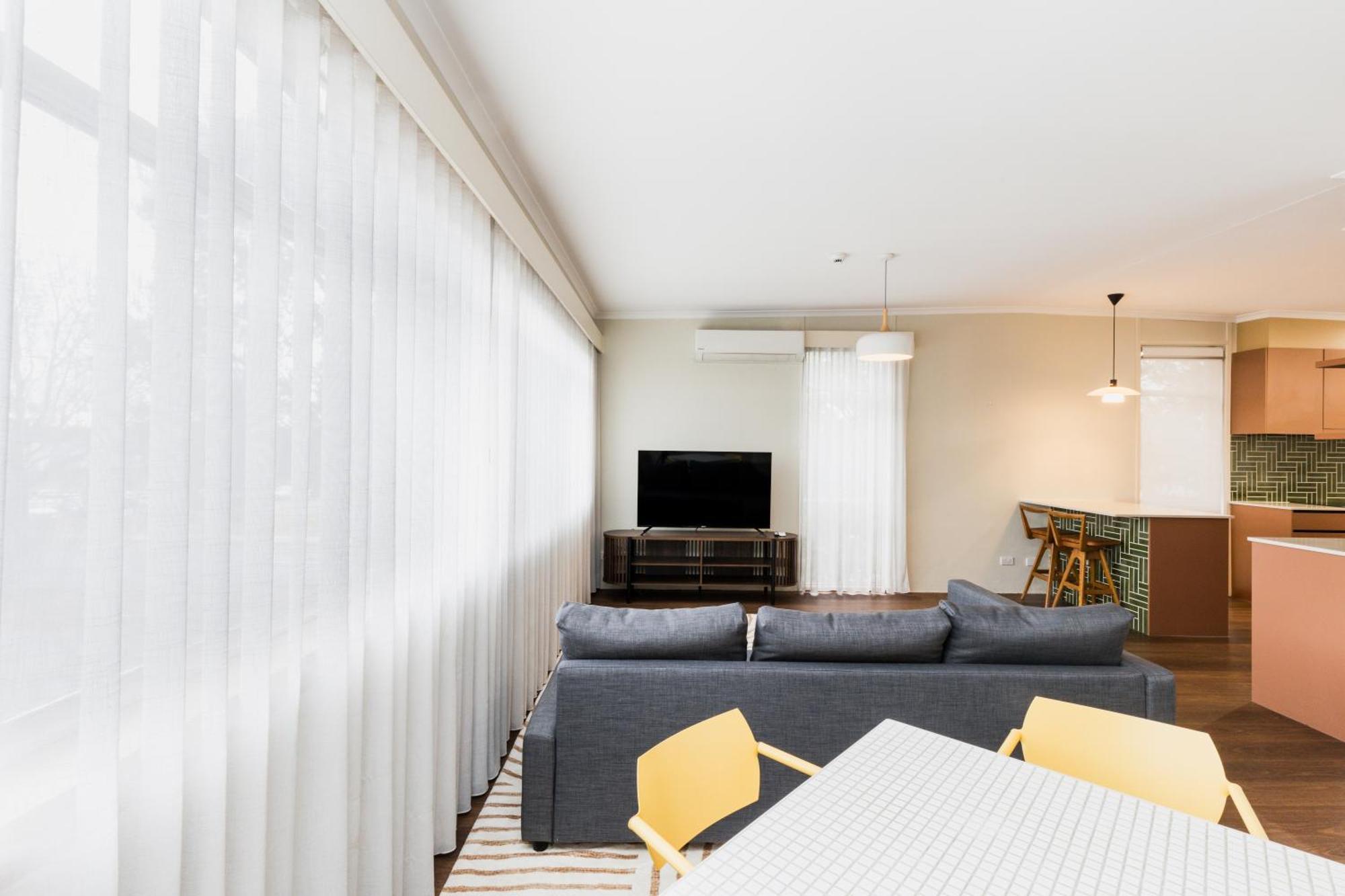 Statesman Motel 3*