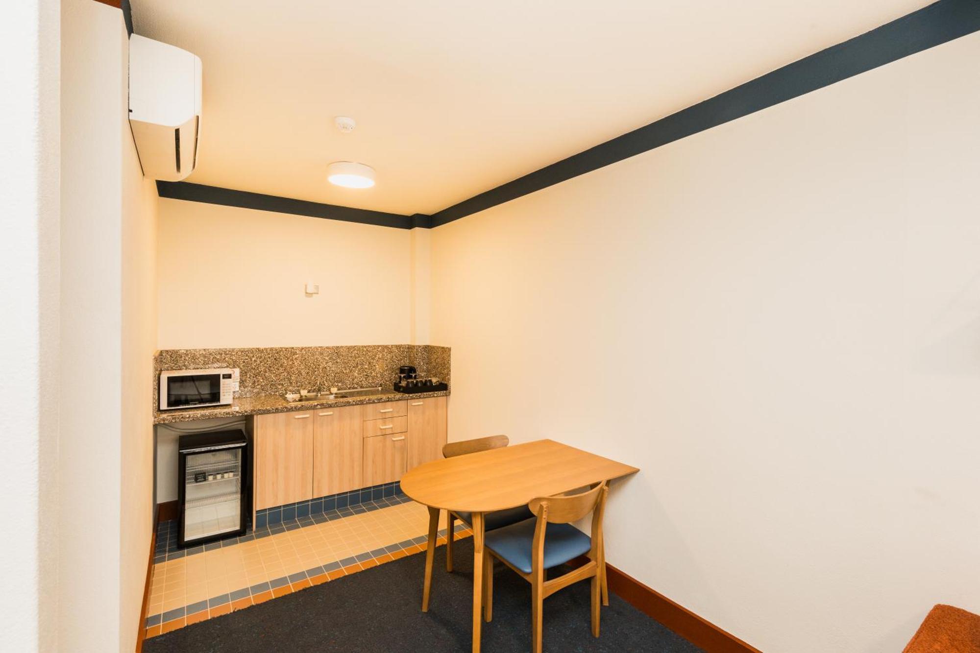Statesman Motel 3*