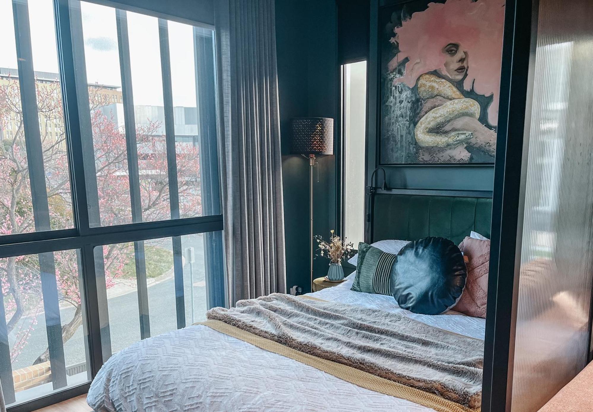 Apartment Braddon - Themed Micro In Canberra's Trendiest Neighborhood