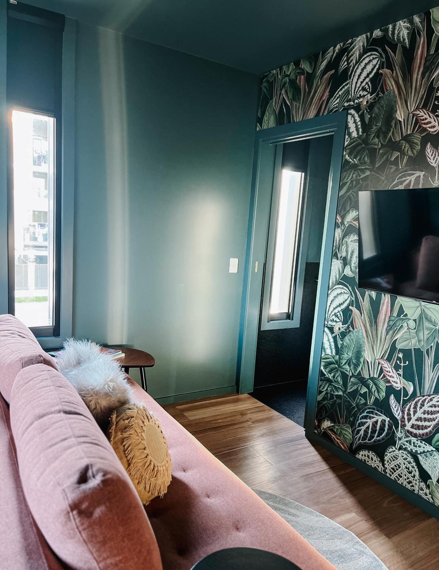 Apartment Braddon - Themed Micro In Canberra's Trendiest Neighborhood *