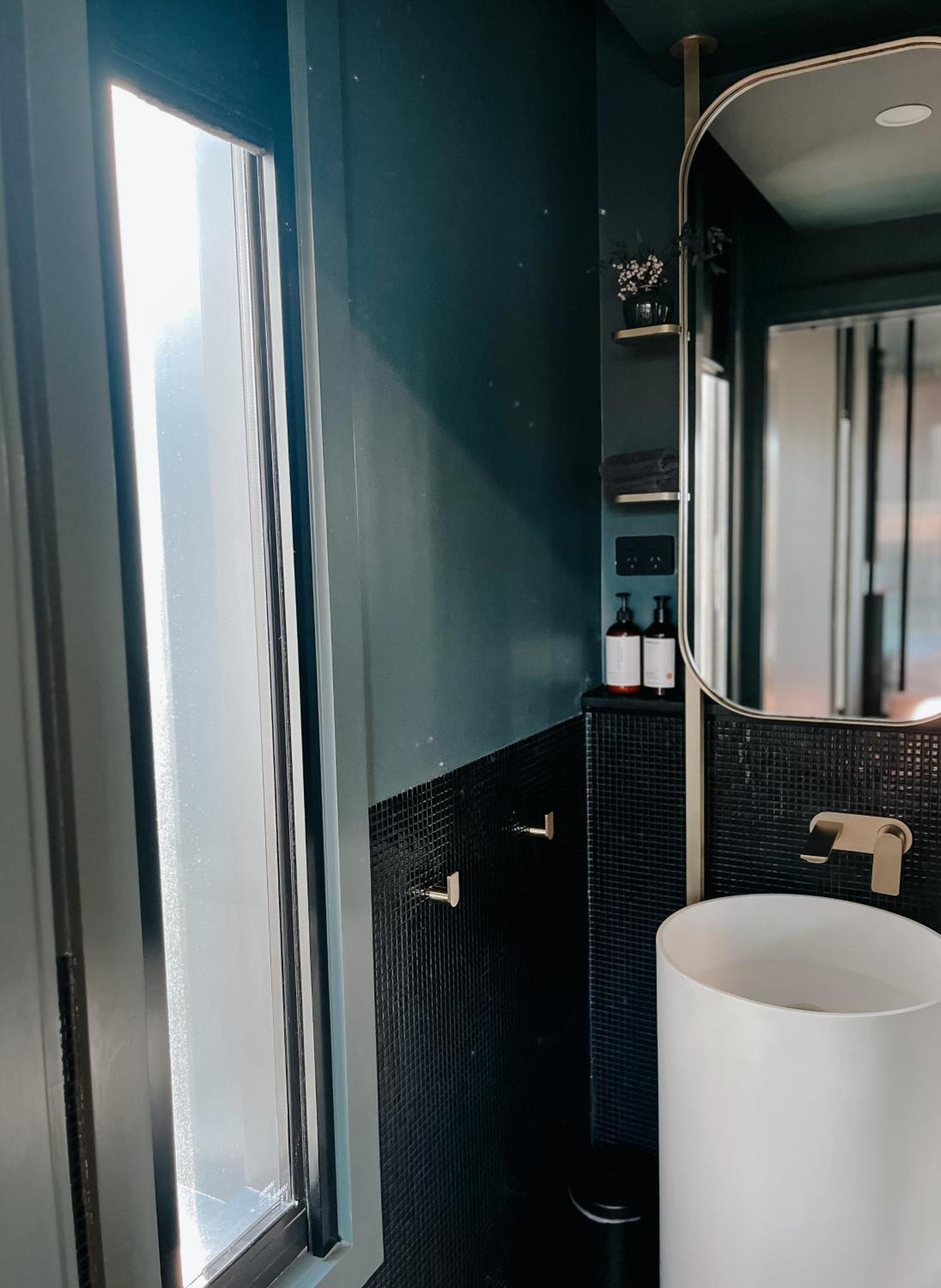 Apartment Braddon - Themed Micro In Canberra's Trendiest Neighborhood