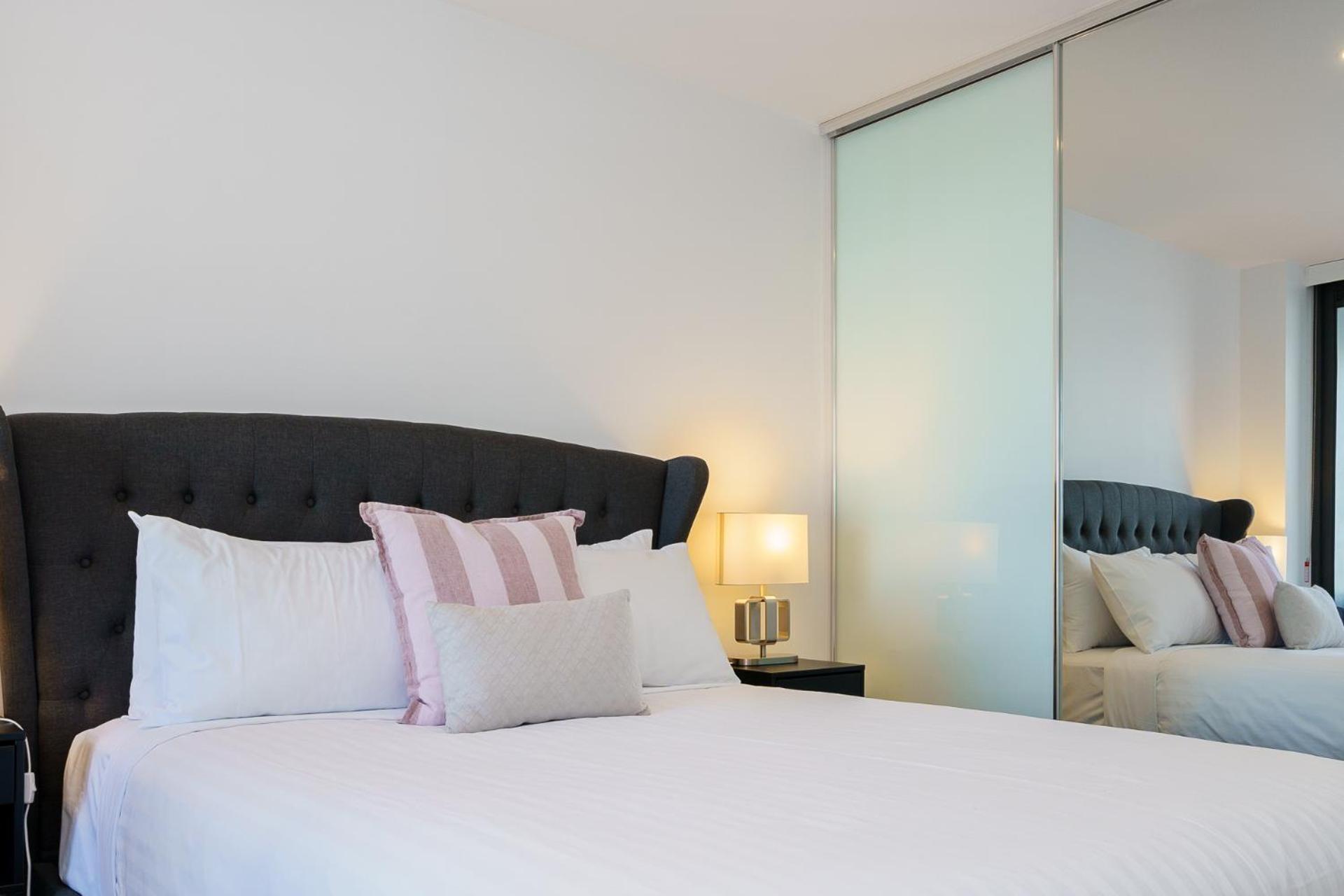 Contemporary 2br Retreat In The Heart Of Civic * Canberra